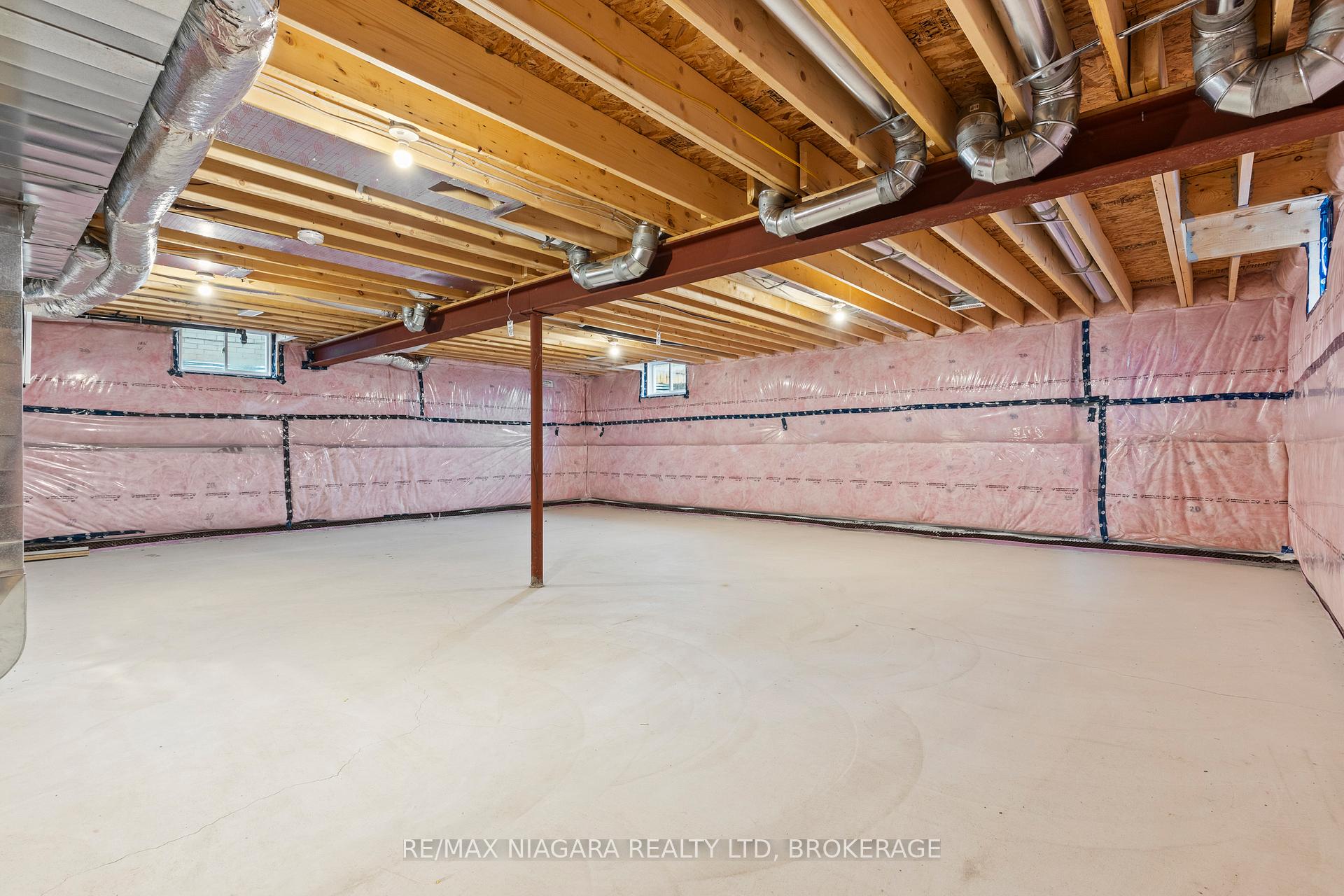 Photo 26 of 52 Bur Oak Drive, Thorold, Confederation Heights — HOMEH