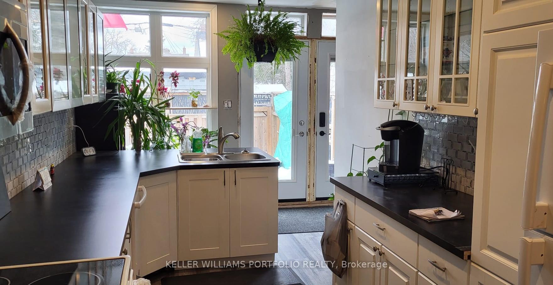 Photo 4 of Unit Main, 17 Kelvin Avenue, Toronto, East End-Danforth — HOMEH