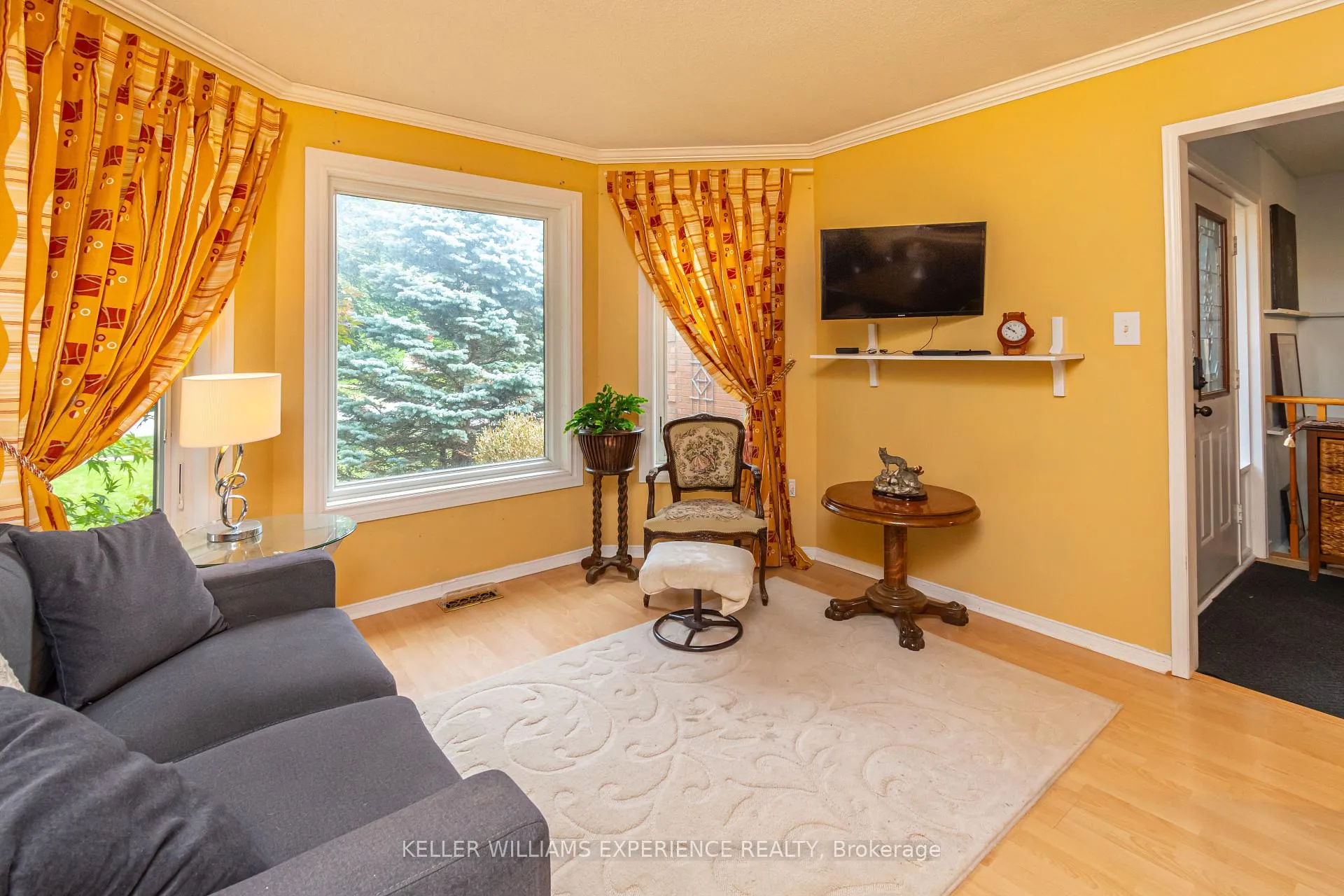 Photo 2 of 1053 Westmount Avenue, Innisfil, Alcona — HOMEH