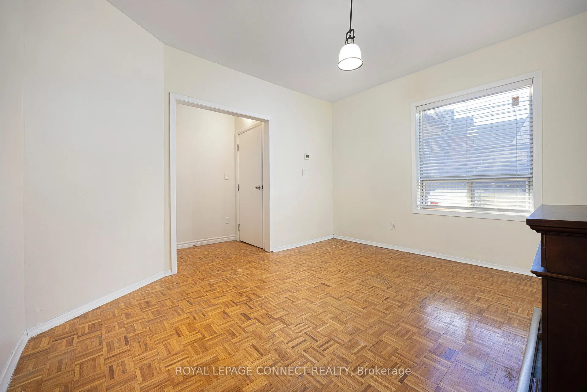 Photo 5 of Unit Main, 784 Adelaide Street W, Toronto, Niagara — HOMEH