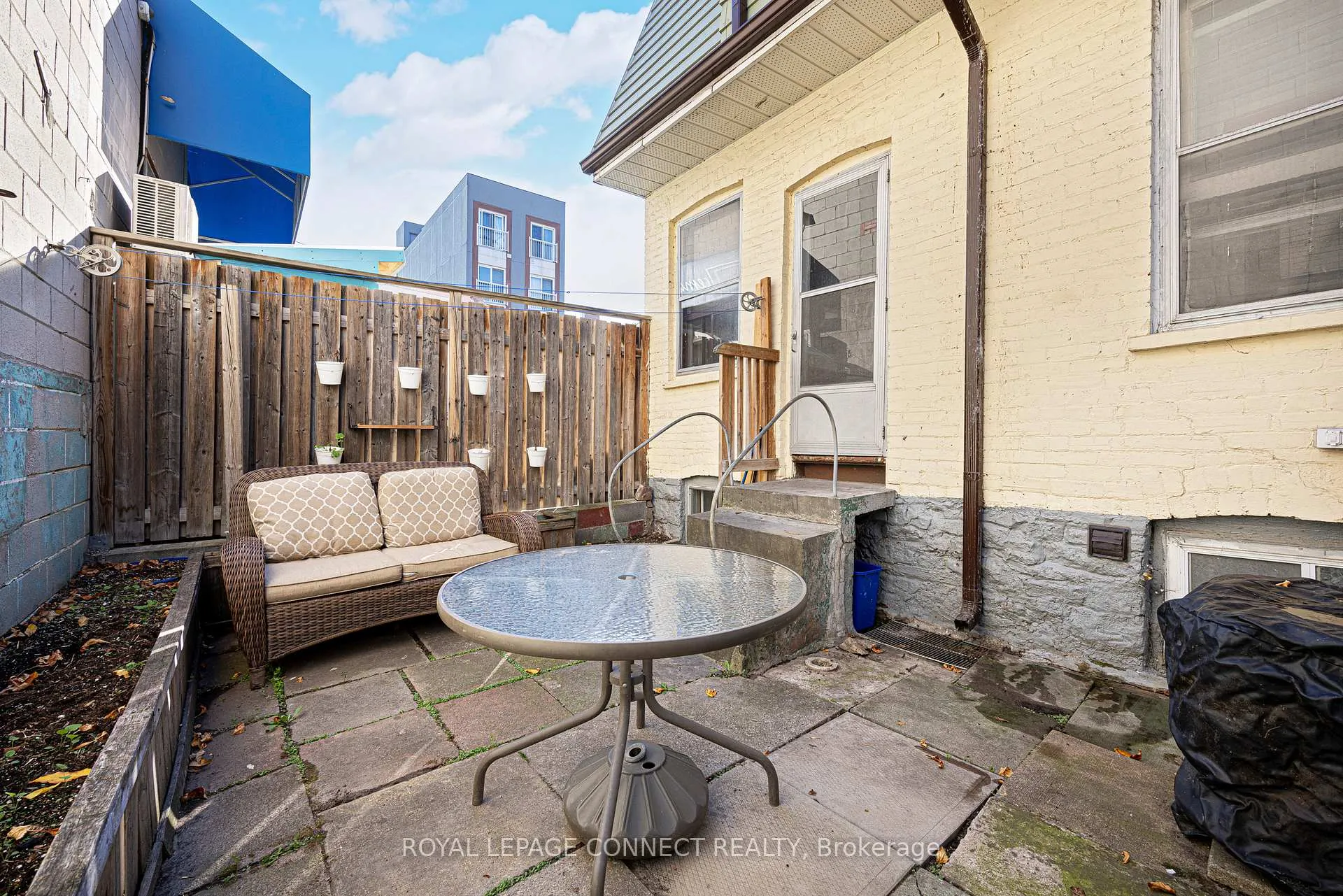 Photo 14 of Unit Main, 784 Adelaide Street W, Toronto, Niagara — HOMEH