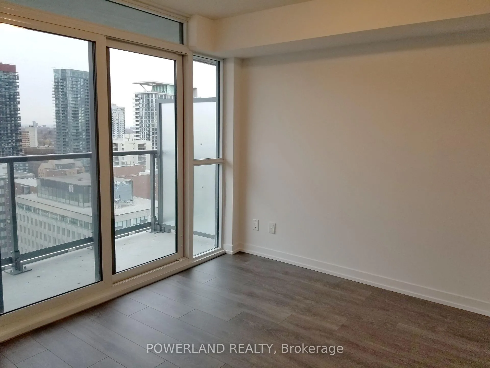 Photo 3 of Unit 2307, 125 Redpath Avenue, Toronto, Mount Pleasant West — HOMEH