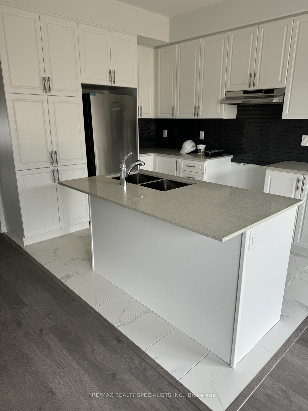 Photo 6 of 132 Sapphire Way, Thorold, Rolling Meadows — HOMEH