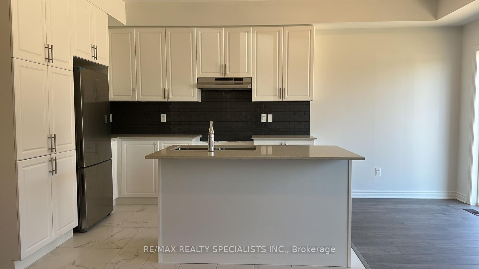 Photo 8 of 132 Sapphire Way, Thorold, Rolling Meadows — HOMEH