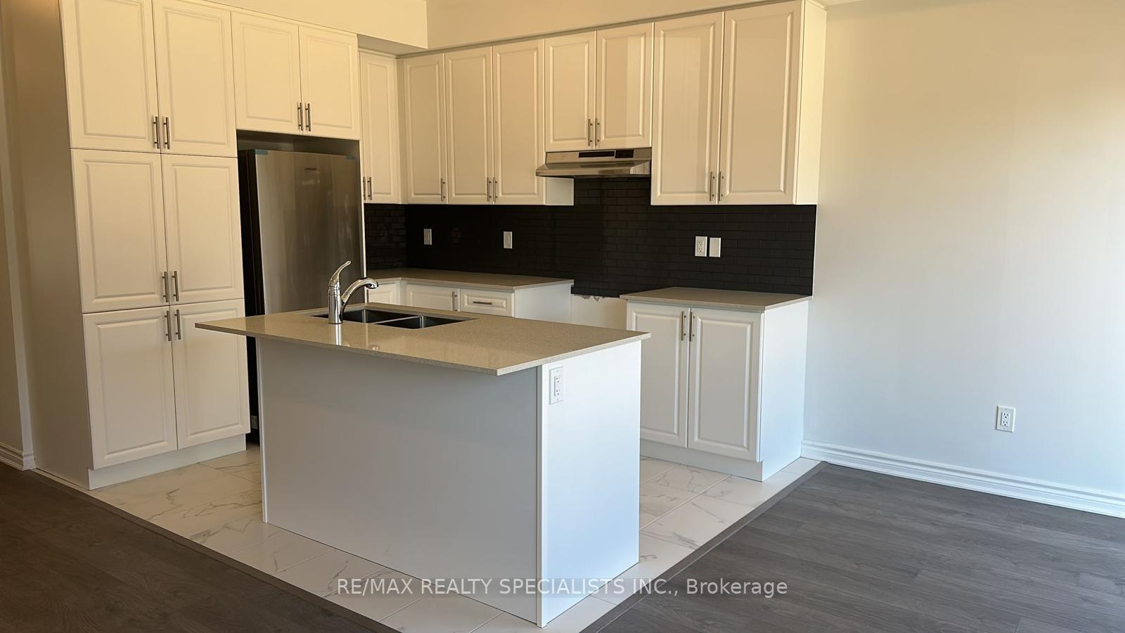 Photo 9 of 132 Sapphire Way, Thorold, Rolling Meadows — HOMEH