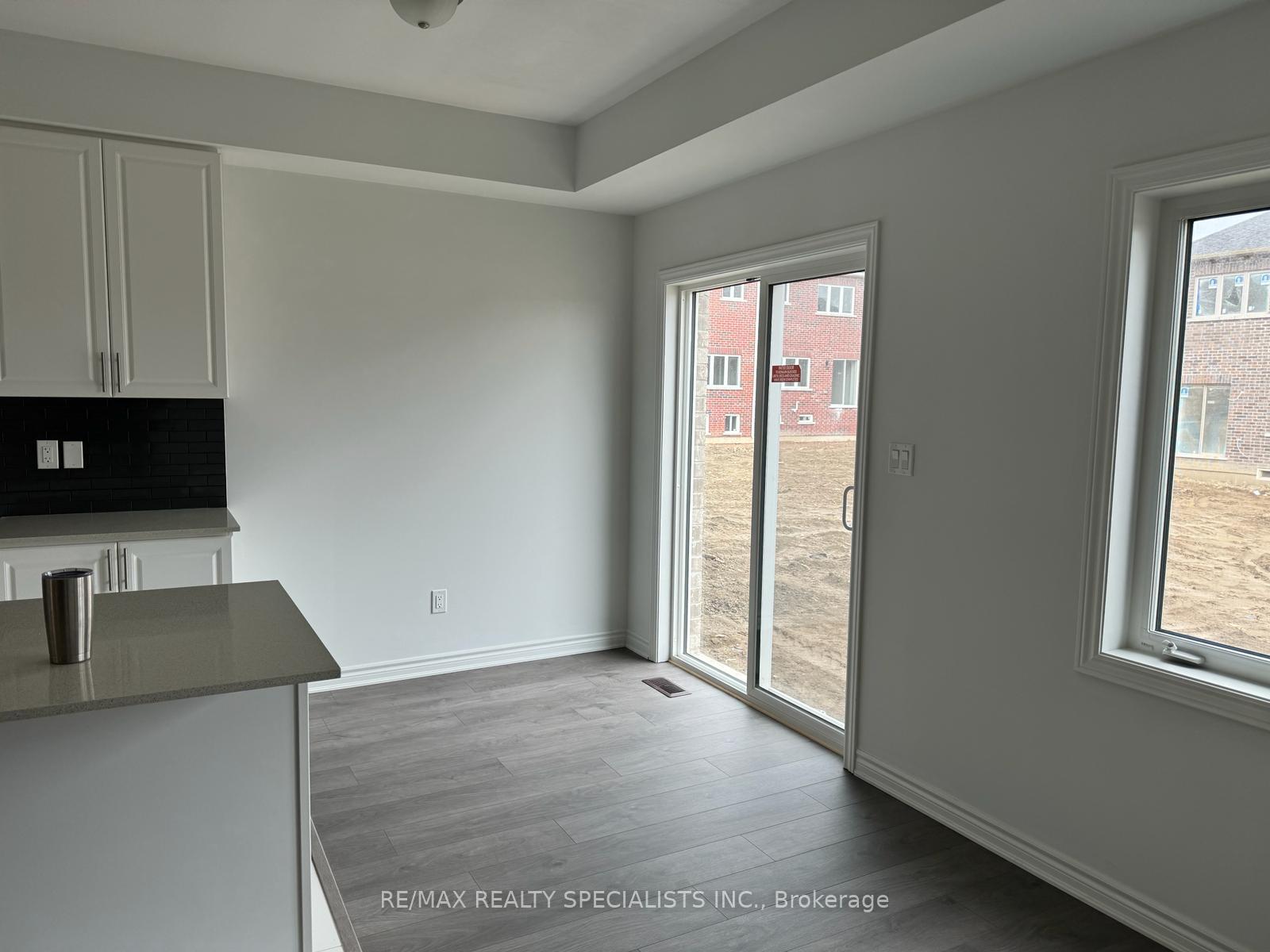 Photo 12 of 132 Sapphire Way, Thorold, Rolling Meadows — HOMEH