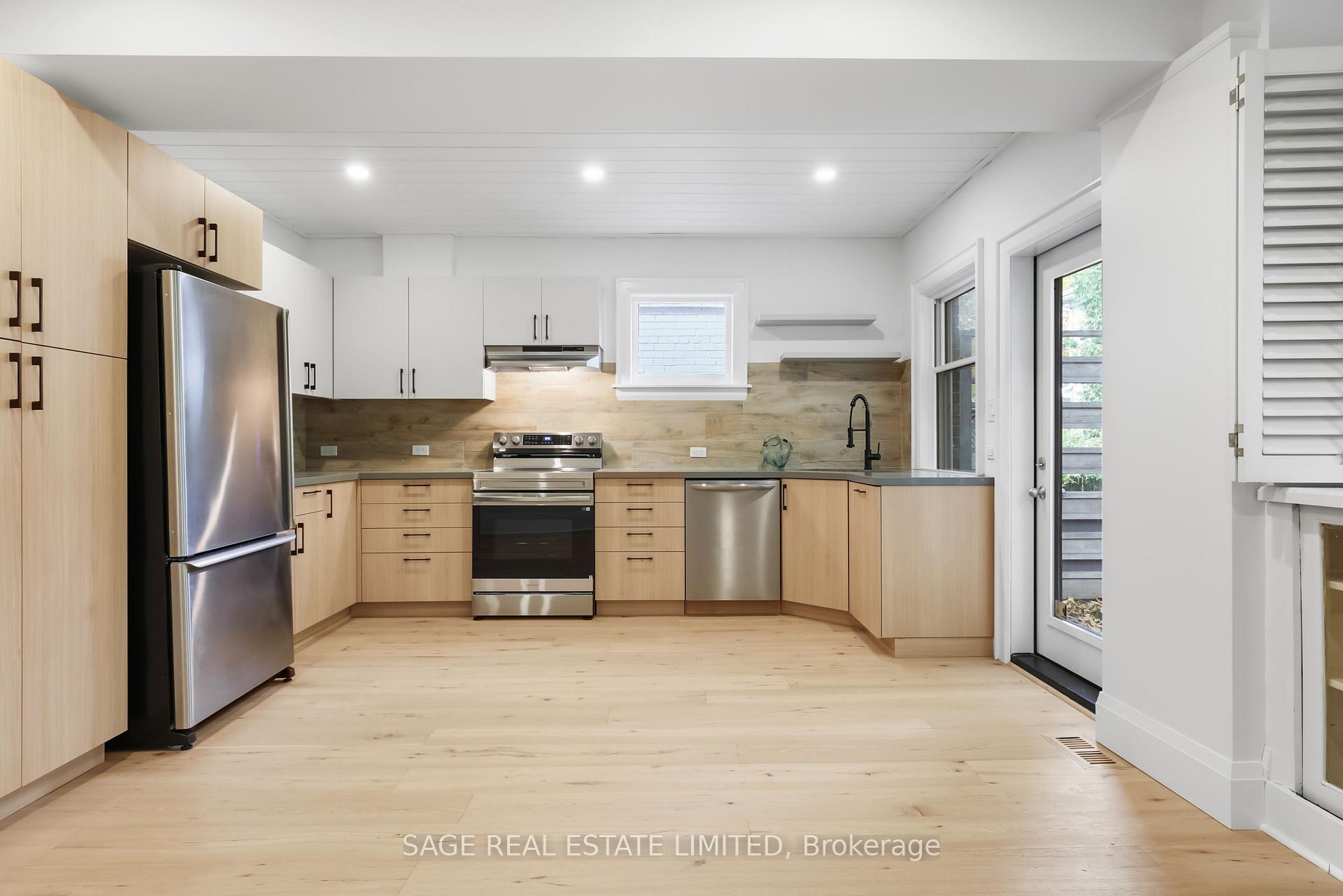 Photo 11 of 25 Birdsall Avenue, Toronto, Yonge-Eglinton — HOMEH