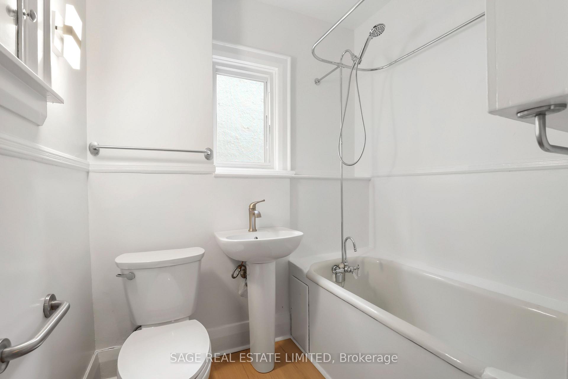 Photo 16 of 25 Birdsall Avenue, Toronto, Yonge-Eglinton — HOMEH