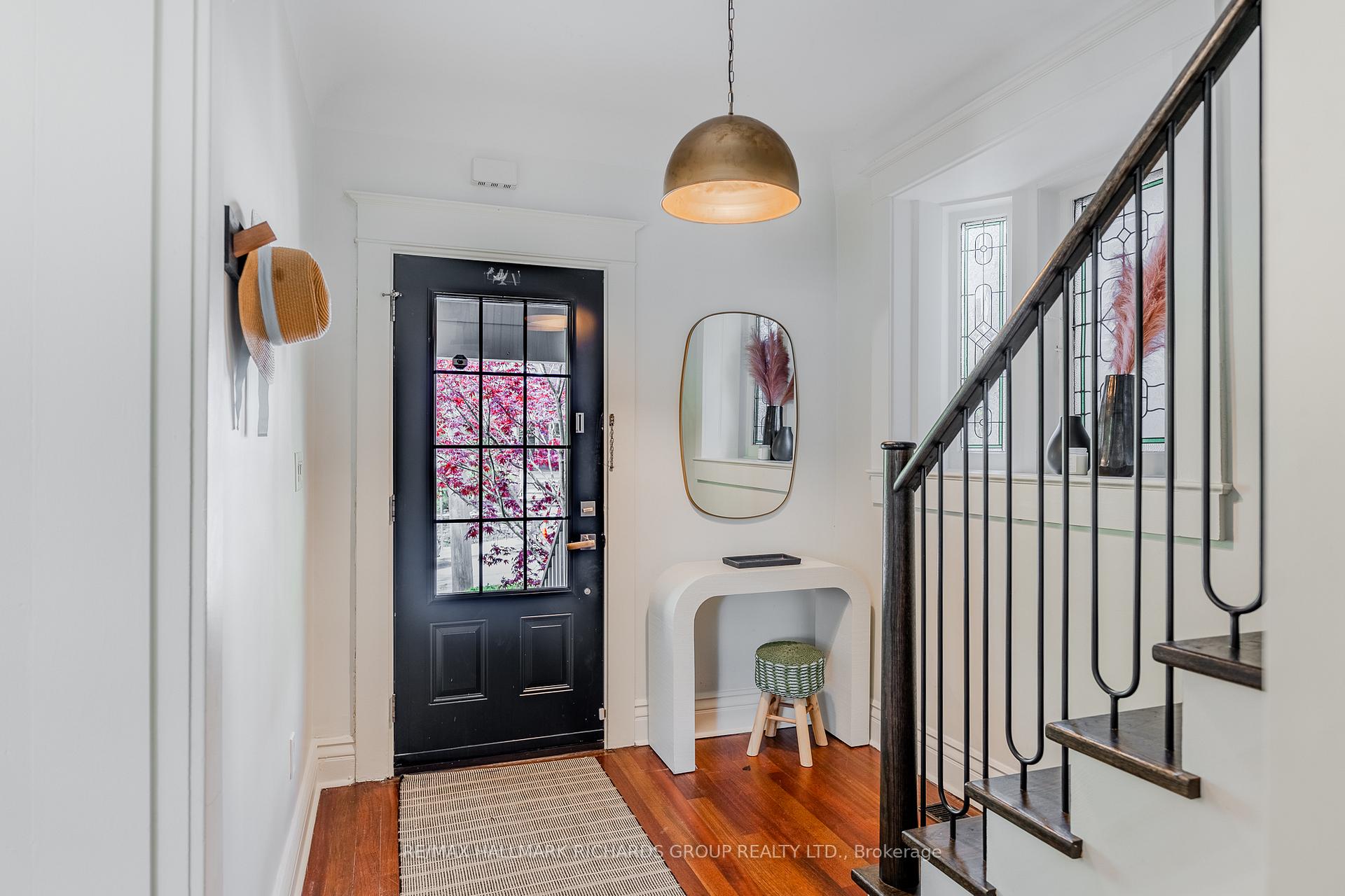 Photo 4 of 107 Lee Avenue, Toronto, The Beaches — HOMEH