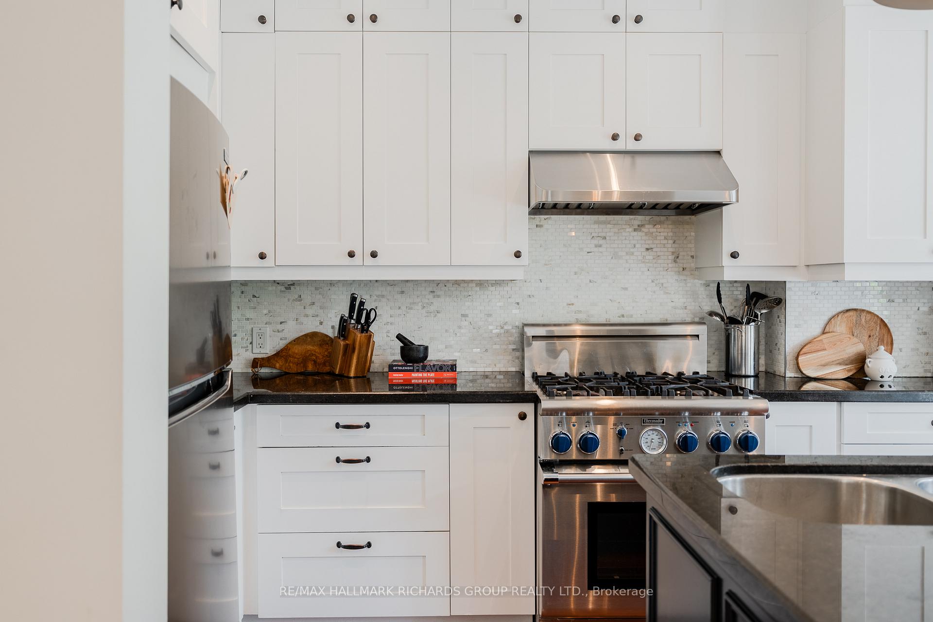 Photo 10 of 107 Lee Avenue, Toronto, The Beaches — HOMEH