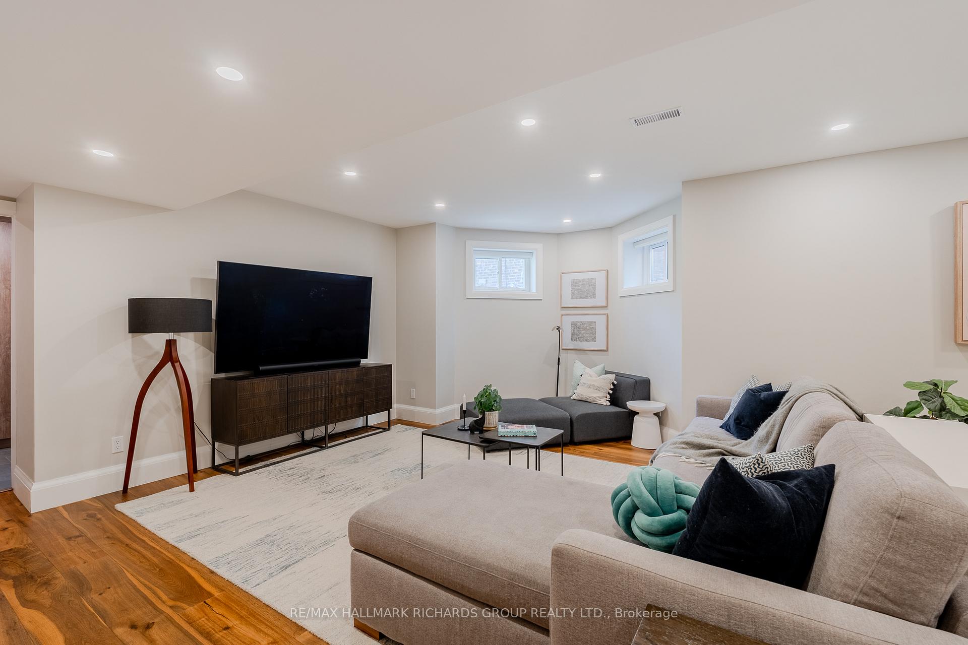 Photo 26 of 107 Lee Avenue, Toronto, The Beaches — HOMEH