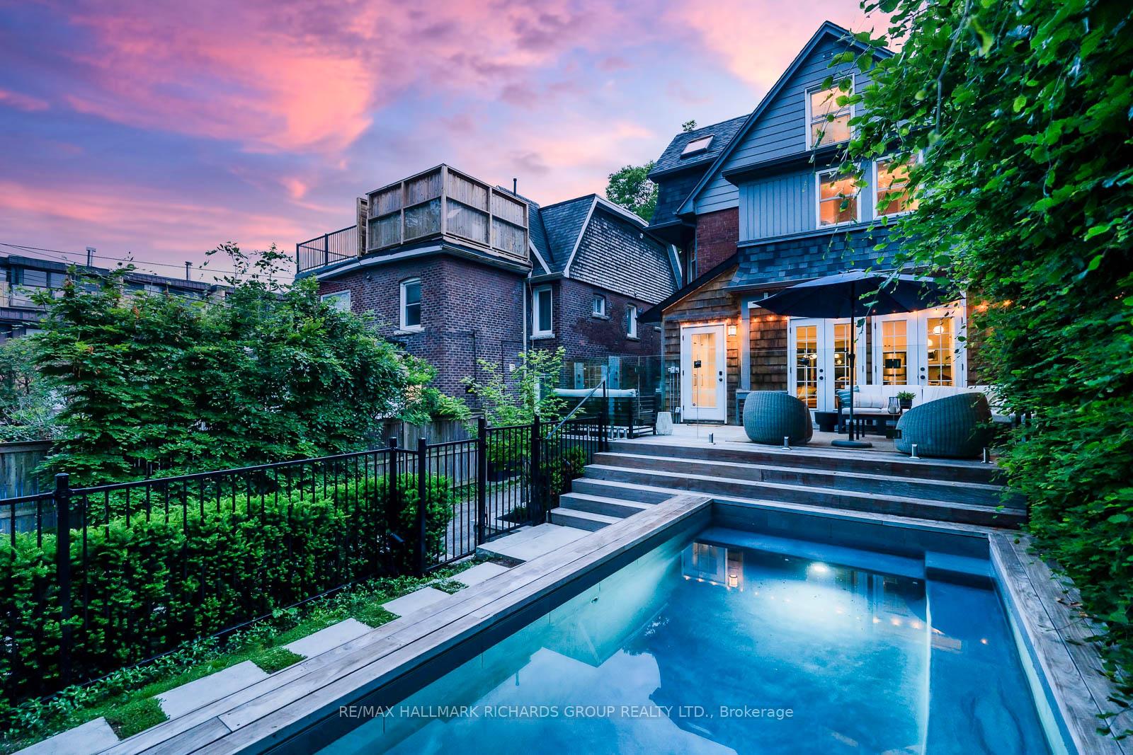 Photo 33 of 107 Lee Avenue, Toronto, The Beaches — HOMEH