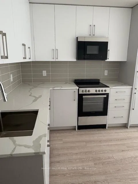 Photo 7 of Unit 451, 2075 King Road, King, King City — HOMEH