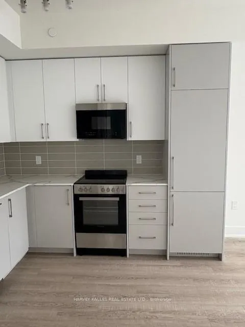Photo 9 of Unit 451, 2075 King Road, King, King City — HOMEH