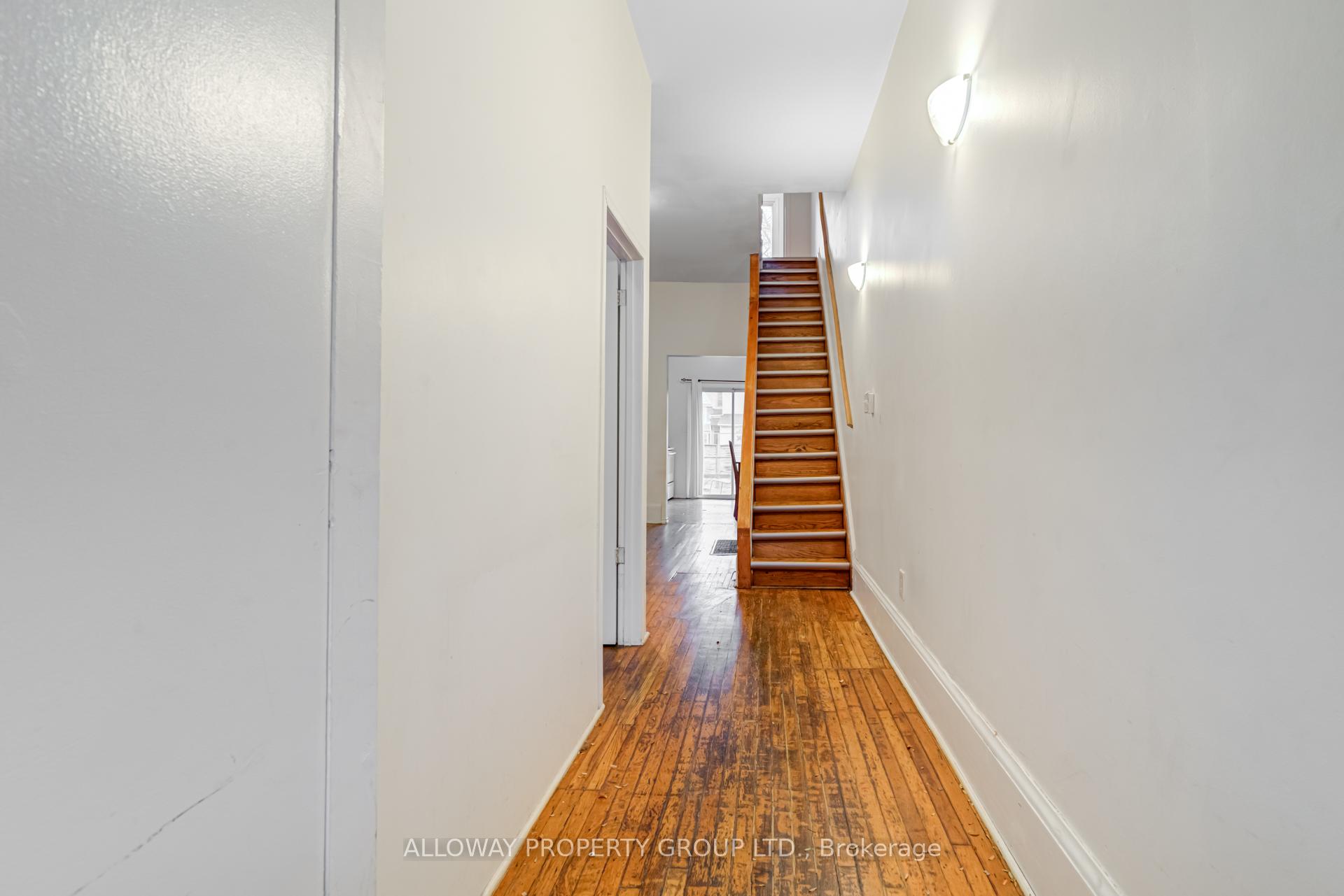 Photo 4 of 1059 Bathurst Street, Toronto, The Annex — HOMEH