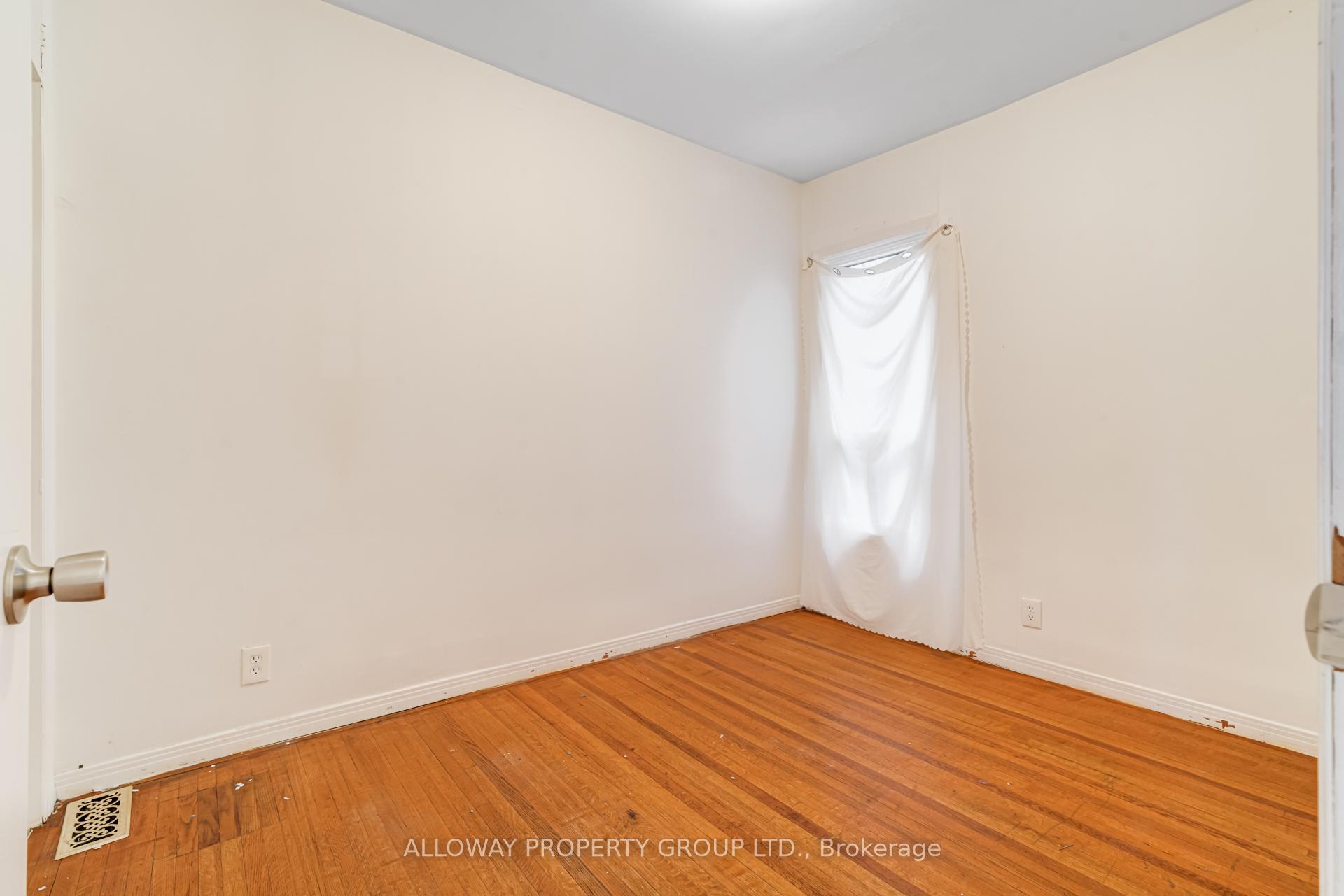 Photo 18 of 1059 Bathurst Street, Toronto, The Annex — HOMEH