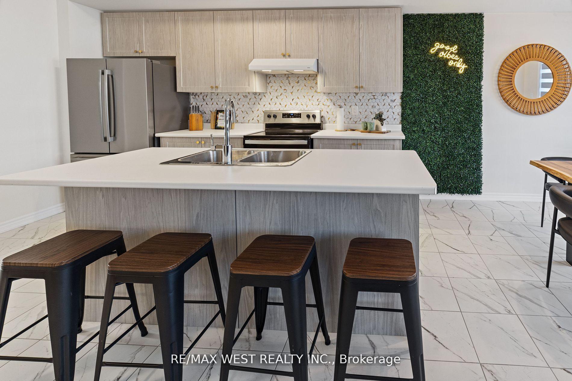 Photo 9 of 399 Barker Parkway, Thorold, Rolling Meadows — HOMEH