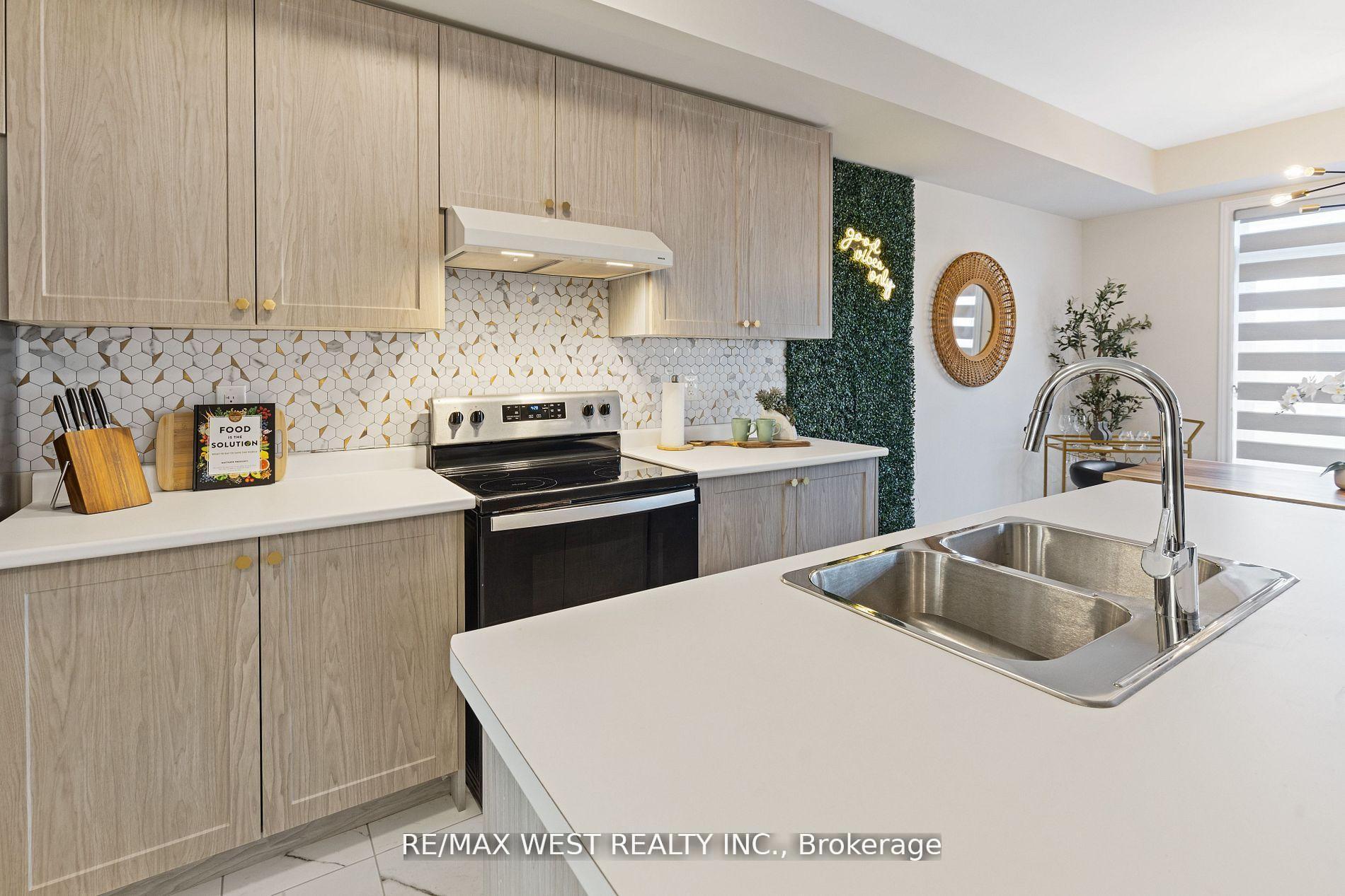 Photo 10 of 399 Barker Parkway, Thorold, Rolling Meadows — HOMEH