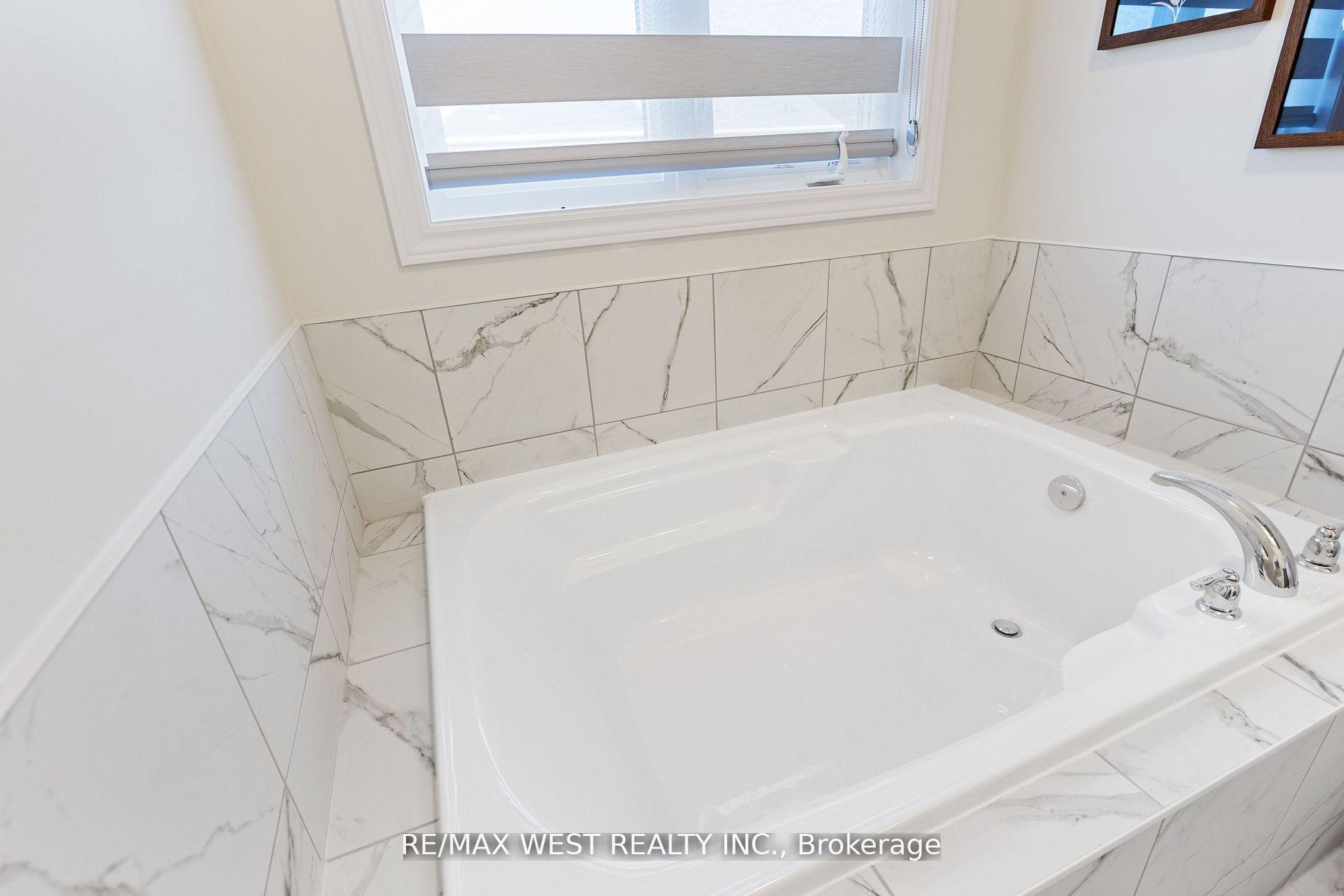 Photo 31 of 399 Barker Parkway, Thorold, Rolling Meadows — HOMEH