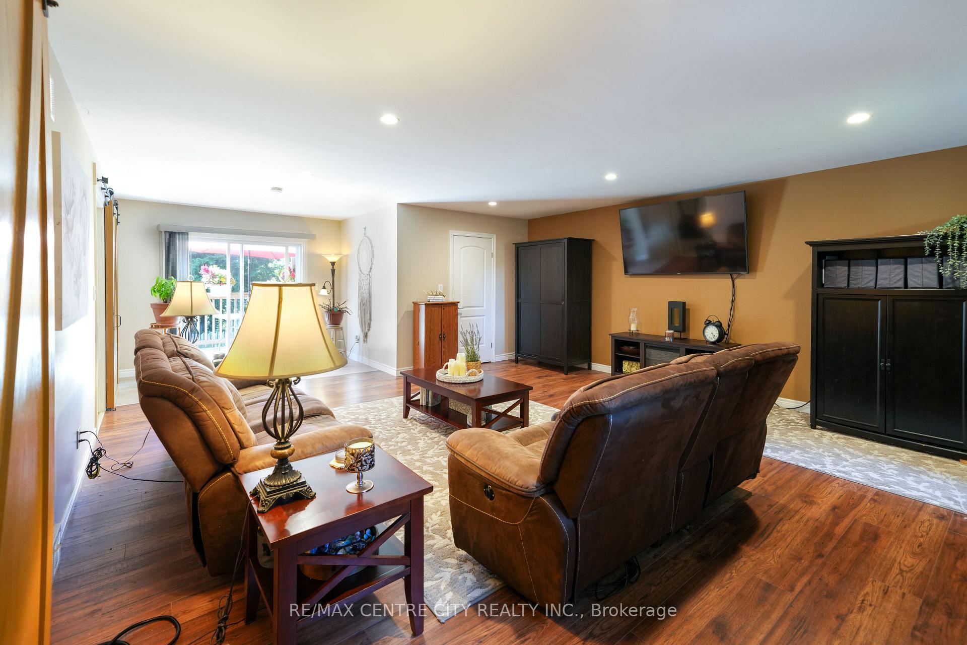 Photo 22 of 8874 Inadale Drive, Strathroy-Caradoc, Rural Strathroy-Caradoc — HOMEH