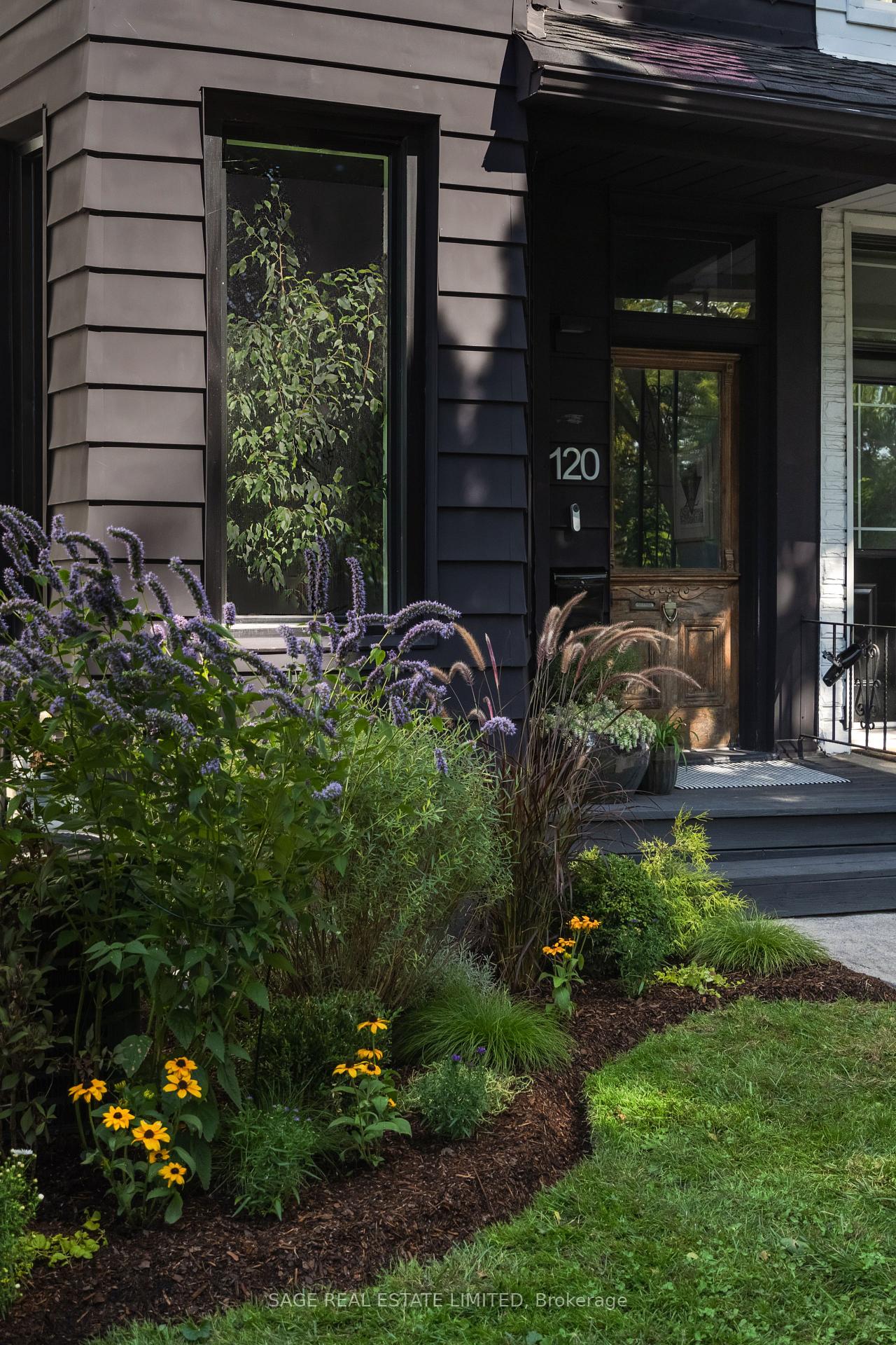 Photo 3 of 120 Argyle Street, Toronto, Trinity-Bellwoods — HOMEH
