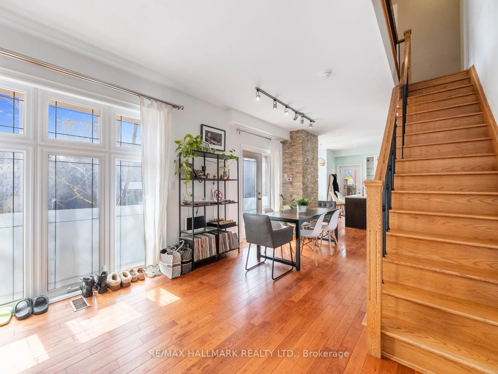Photo 5 of 112A Morse Street, Toronto, South Riverdale — HOMEH