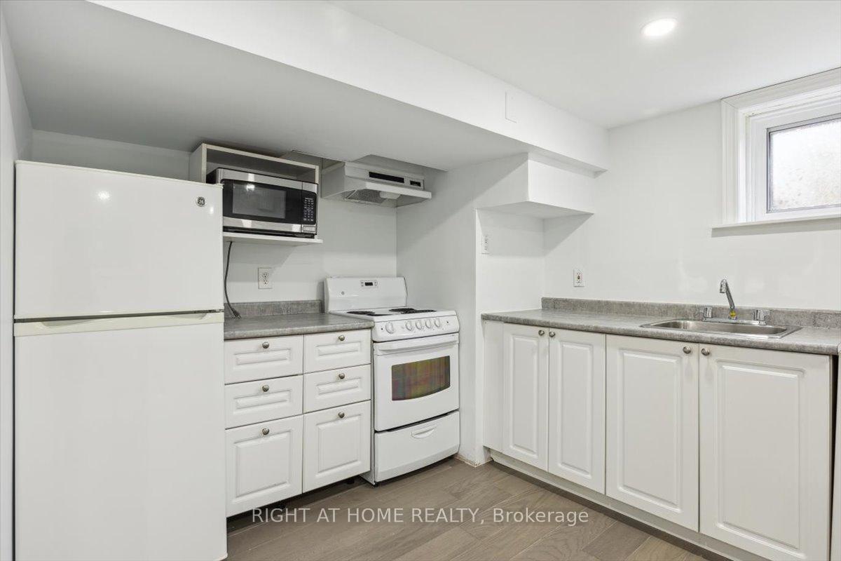 Photo 20 of 887 Cosburn Avenue, Toronto, Woodbine-Lumsden — HOMEH