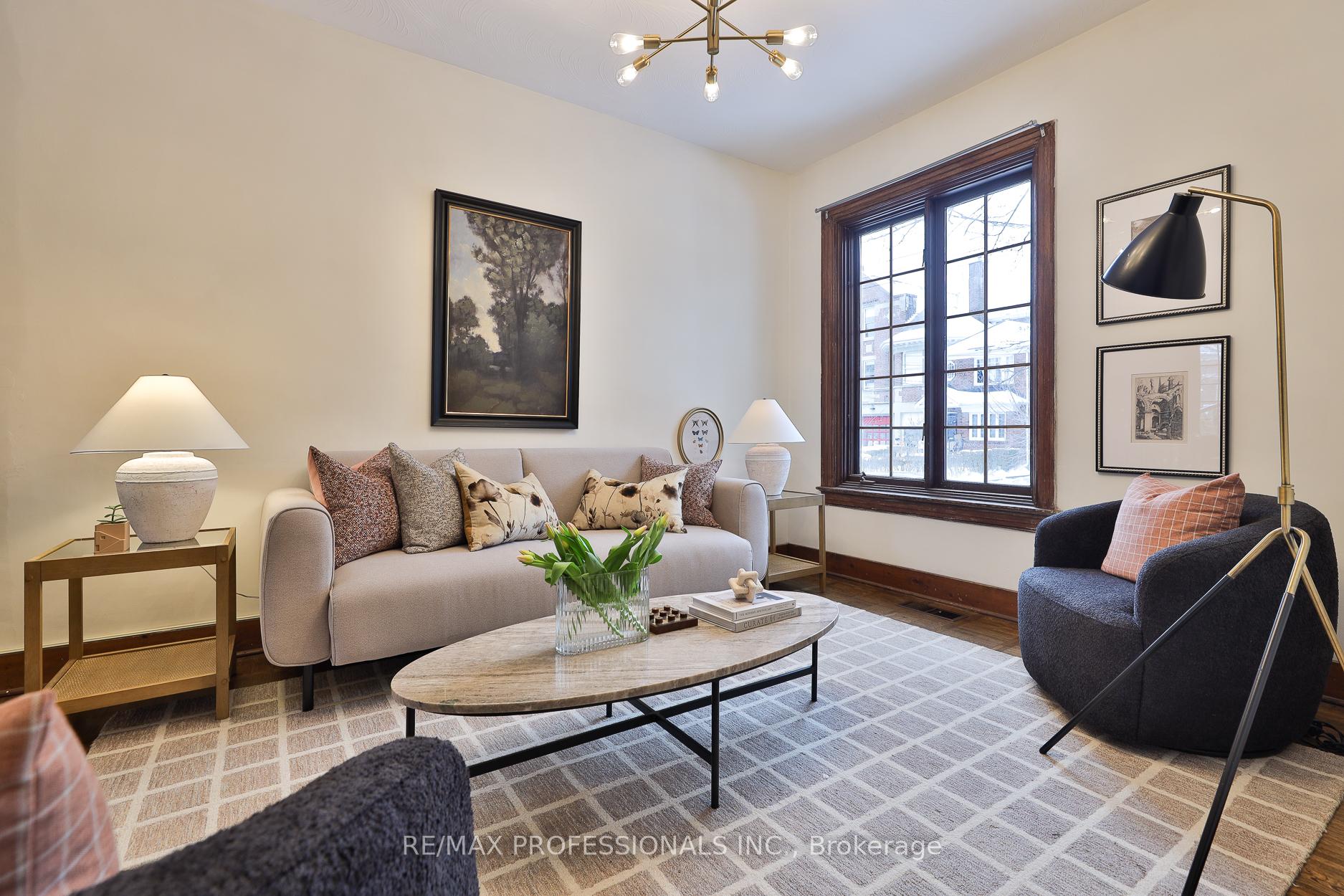 Photo 4 of 253 Howland Avenue, Toronto, The Annex — HOMEH