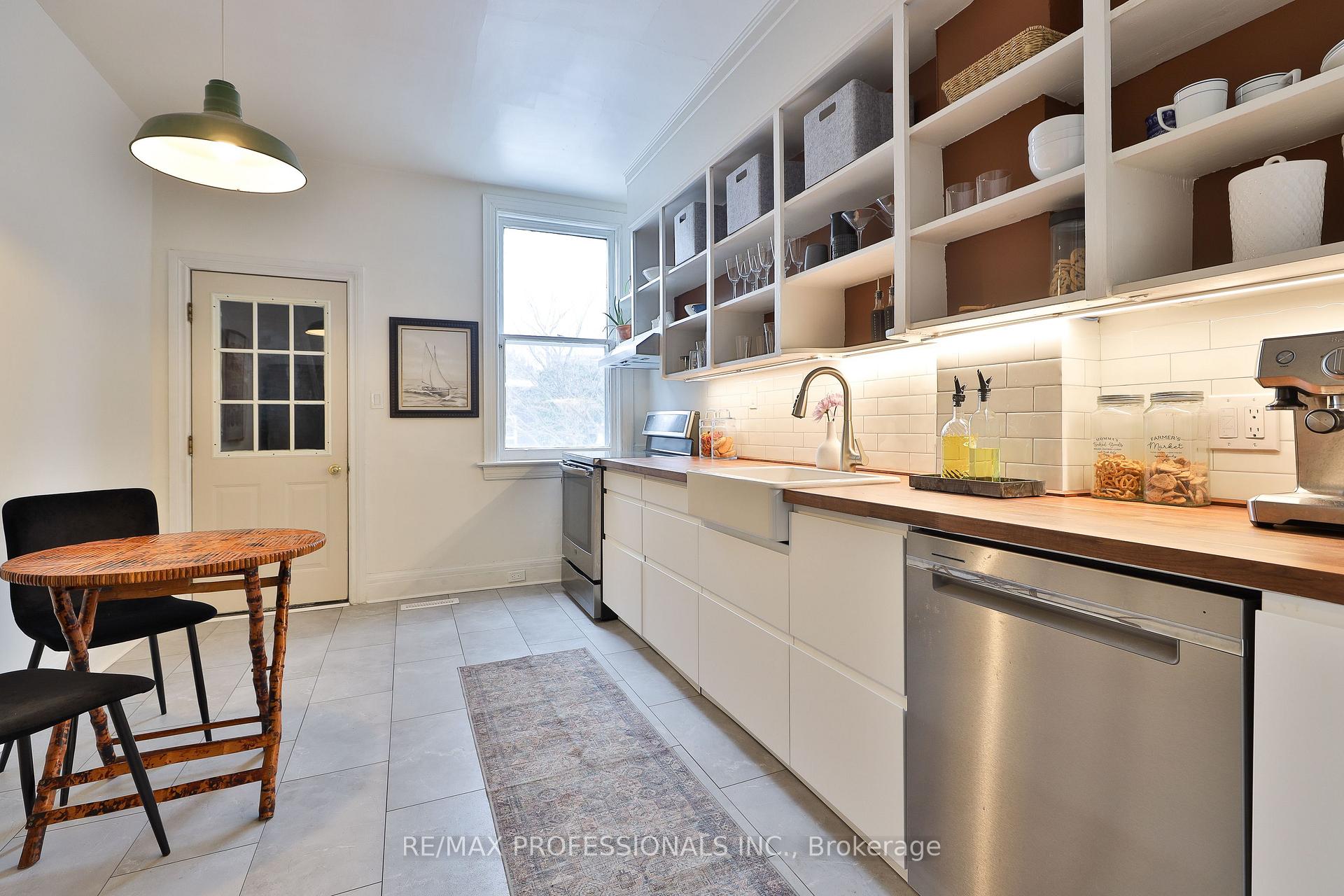 Photo 11 of 253 Howland Avenue, Toronto, The Annex — HOMEH