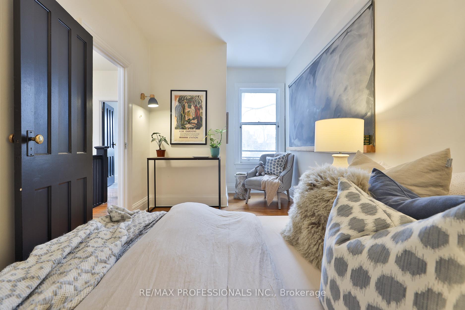 Photo 20 of 253 Howland Avenue, Toronto, The Annex — HOMEH