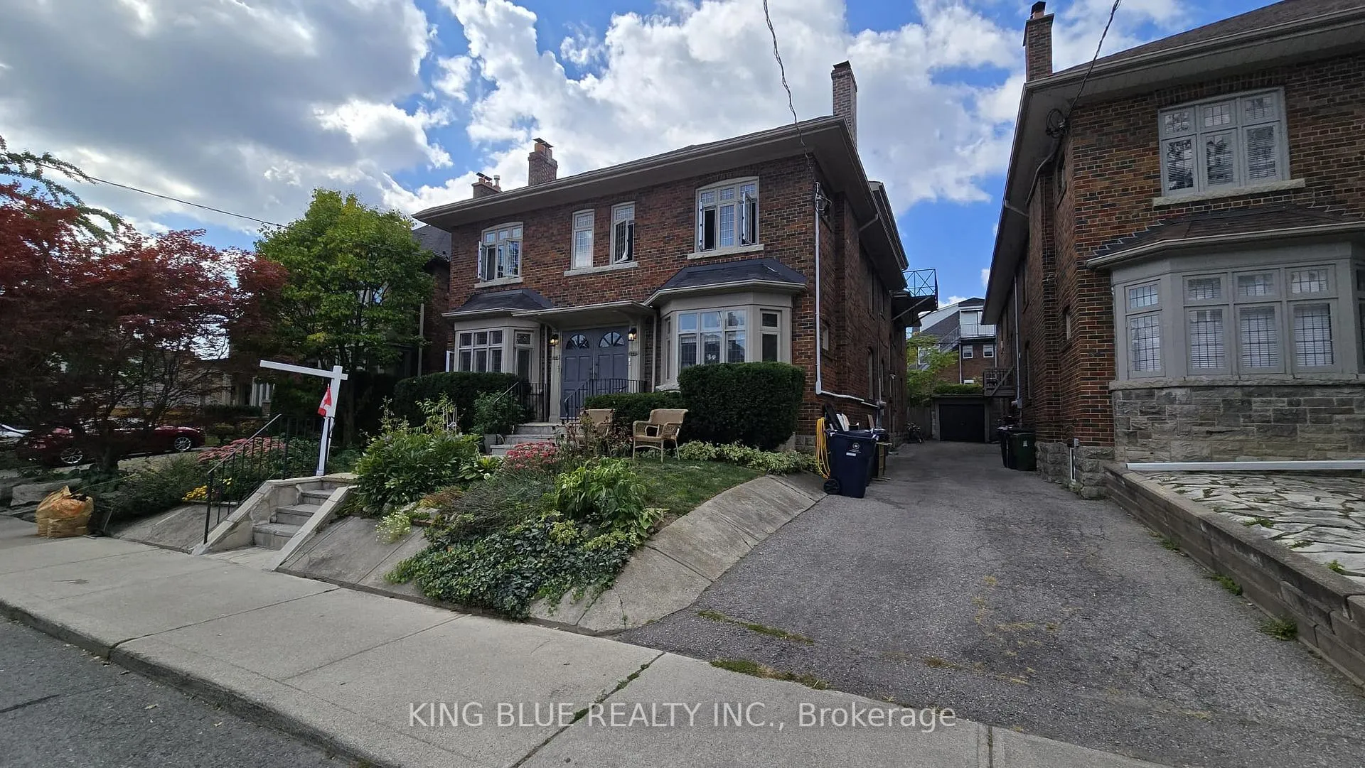 Photo 2 of 144 Highbourne Road, Toronto, Yonge-Eglinton — HOMEH