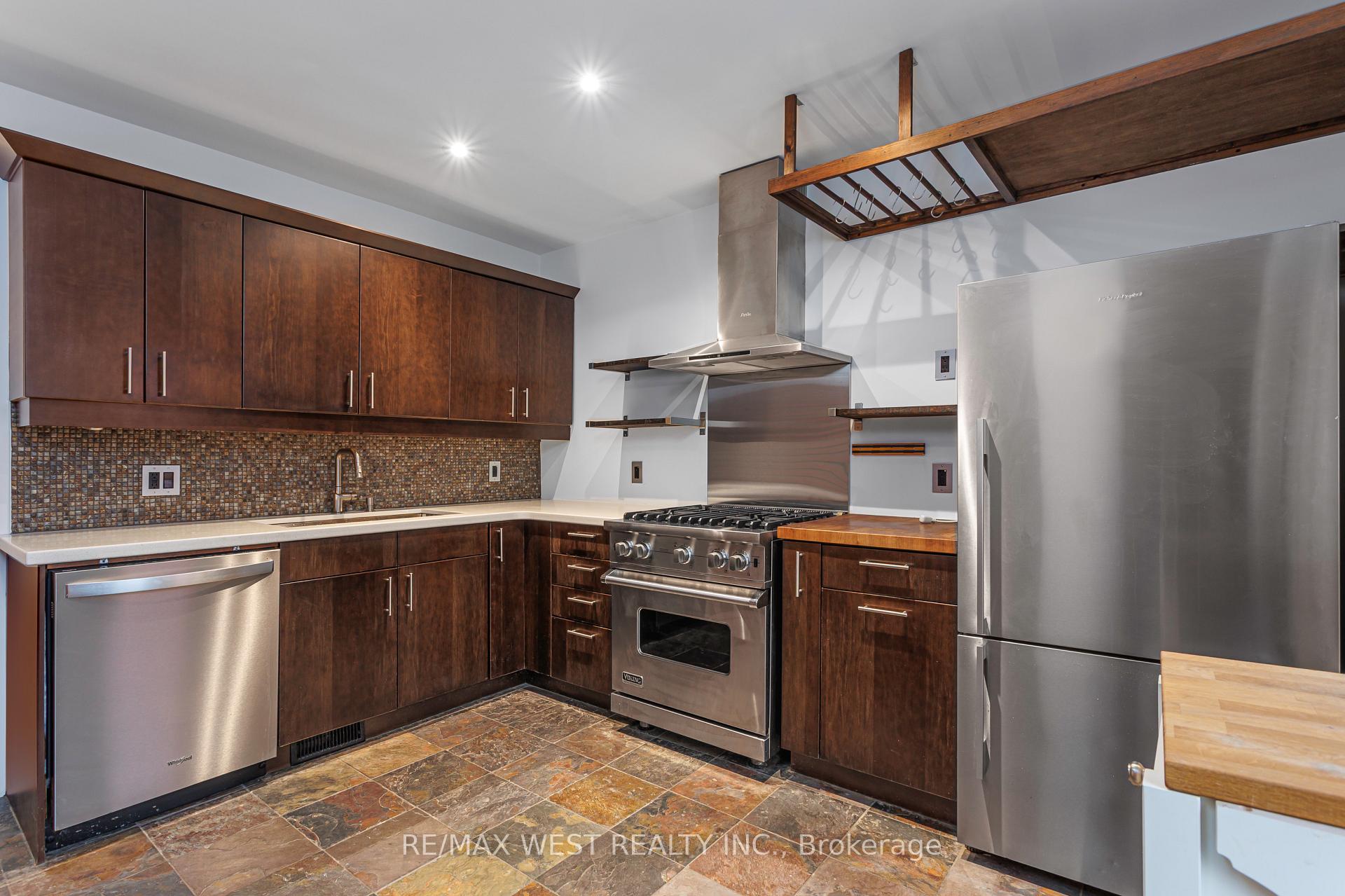 Photo 3 of Unit Upper - 2nd/3rd Floor, 84 Mackenzie Crescent, Toronto, Little Portugal — HOMEH