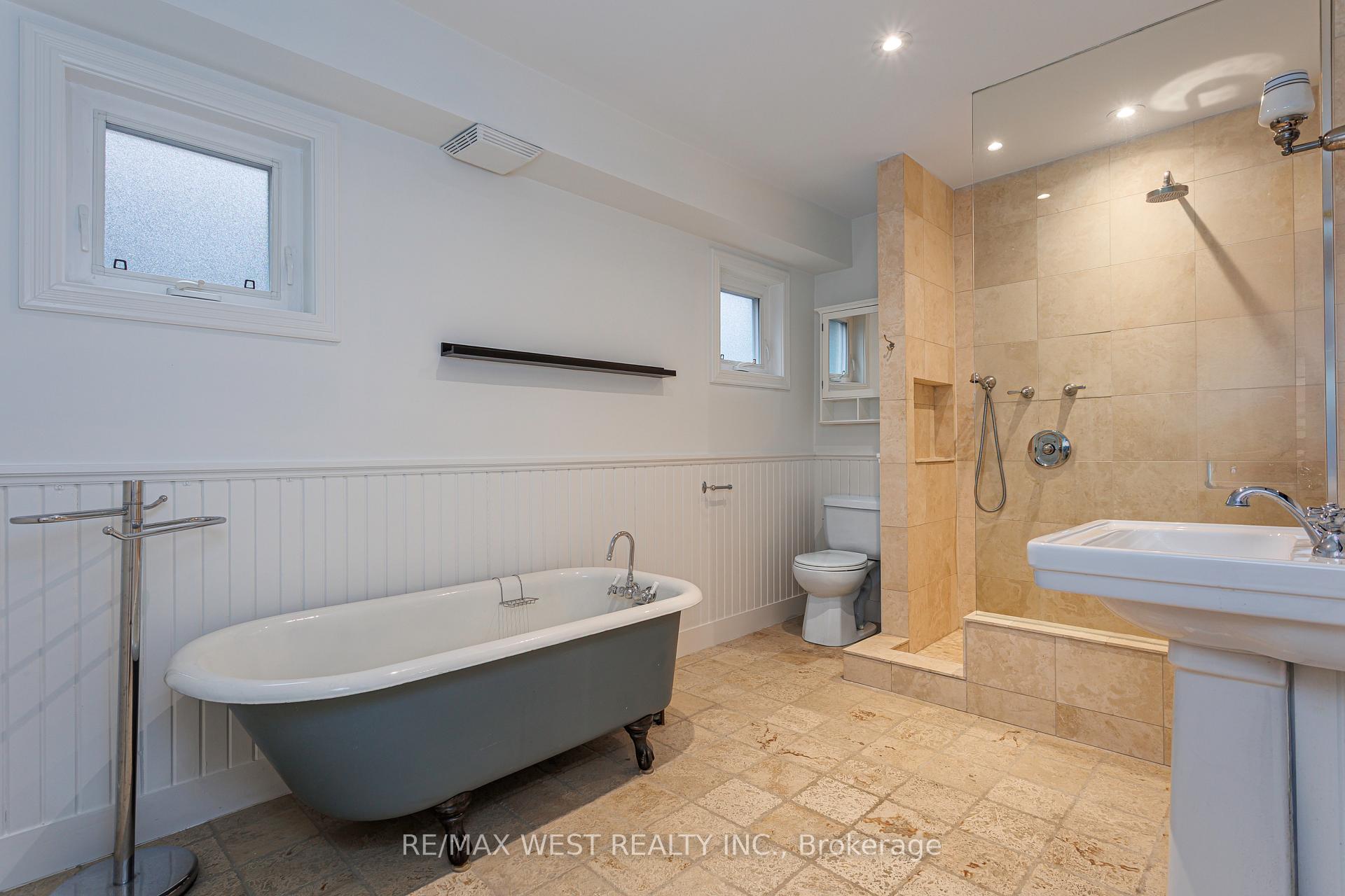 Photo 12 of Unit Upper - 2nd/3rd Floor, 84 Mackenzie Crescent, Toronto, Little Portugal — HOMEH