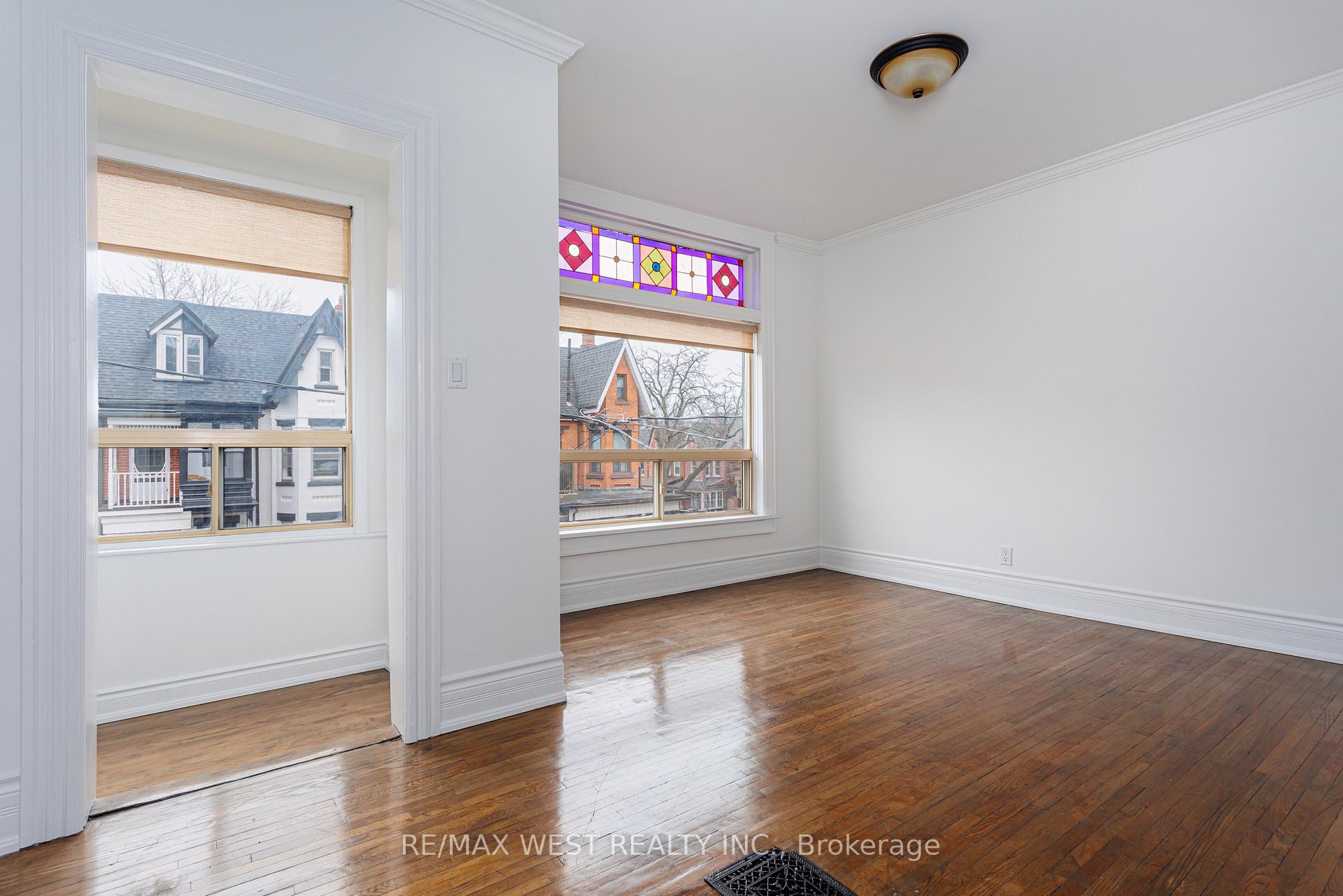 Photo 13 of Unit Upper - 2nd/3rd Floor, 84 Mackenzie Crescent, Toronto, Little Portugal — HOMEH