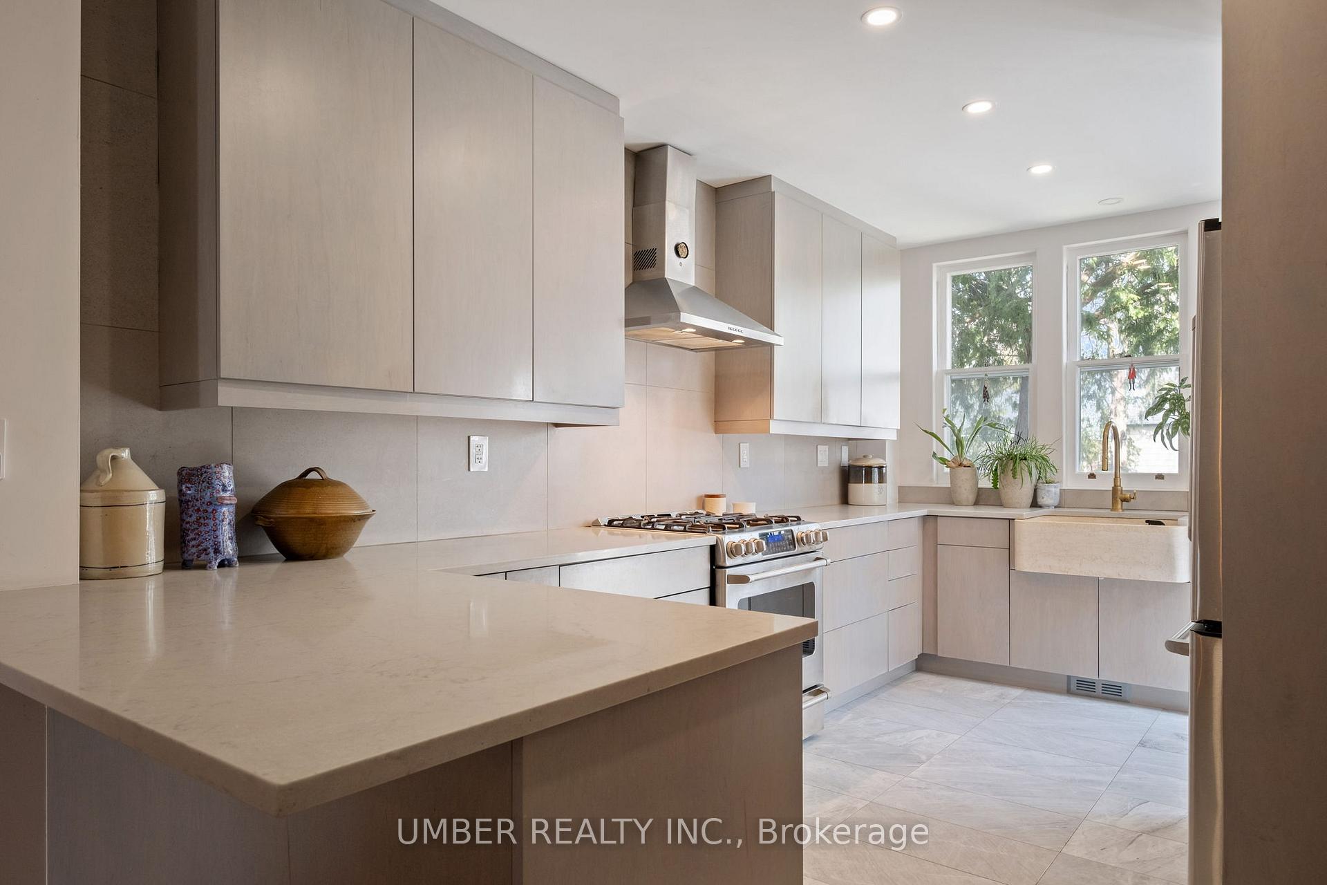 Photo 8 of 770 Sammon Avenue, Toronto, Danforth Village-East York — HOMEH