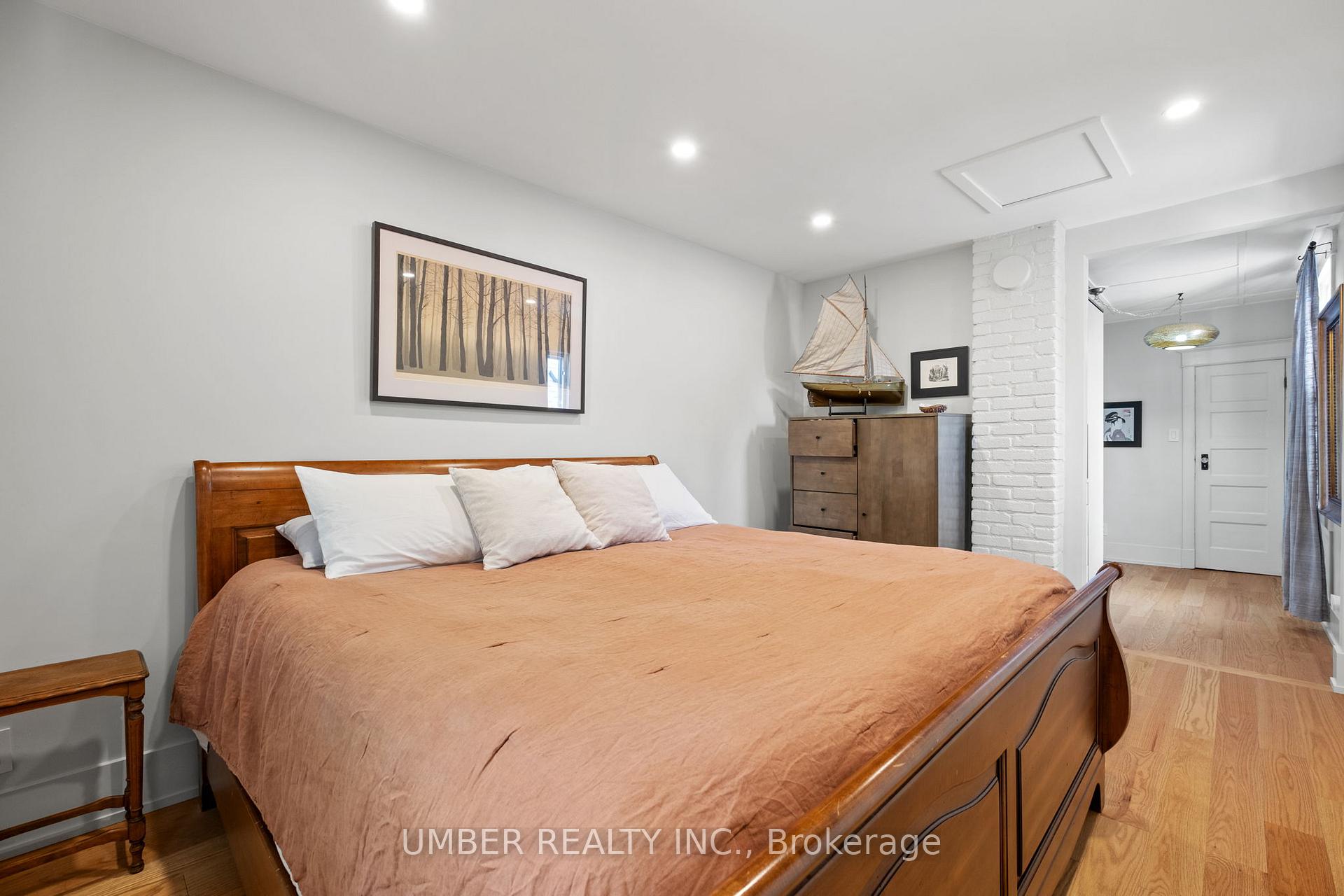 Photo 10 of 770 Sammon Avenue, Toronto, Danforth Village-East York — HOMEH
