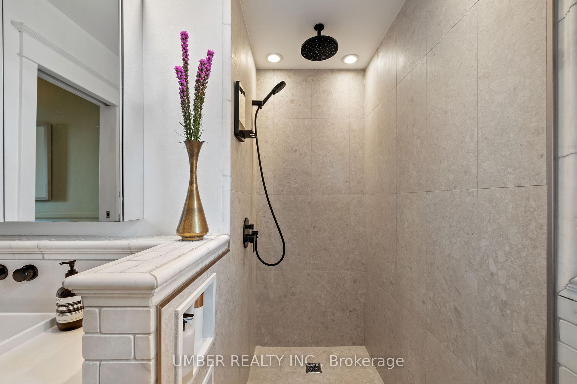 Photo 12 of 770 Sammon Avenue, Toronto, Danforth Village-East York — HOMEH