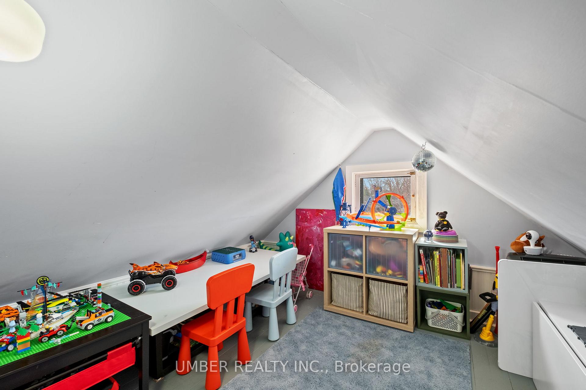 Photo 14 of 770 Sammon Avenue, Toronto, Danforth Village-East York — HOMEH