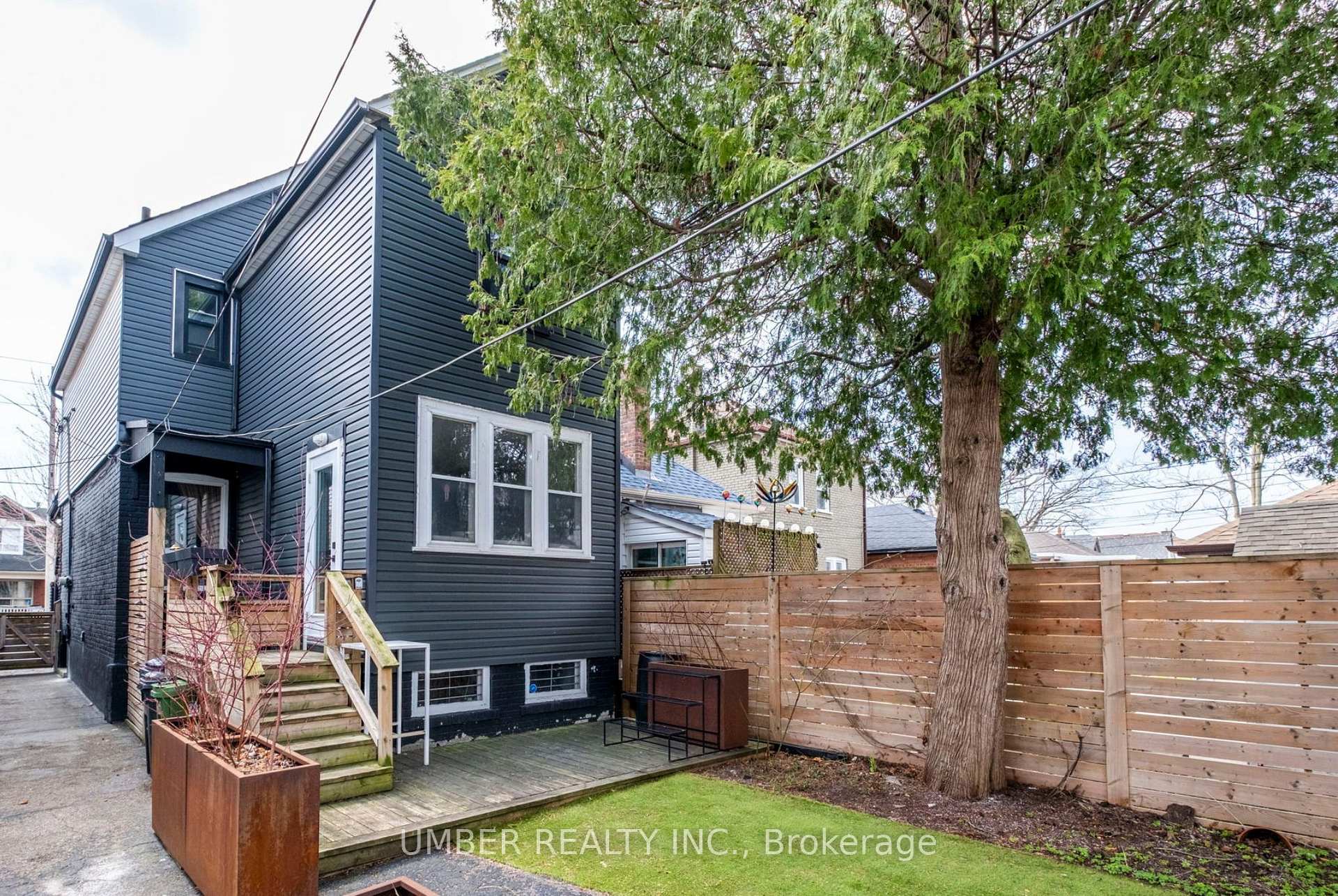 Photo 19 of 770 Sammon Avenue, Toronto, Danforth Village-East York — HOMEH