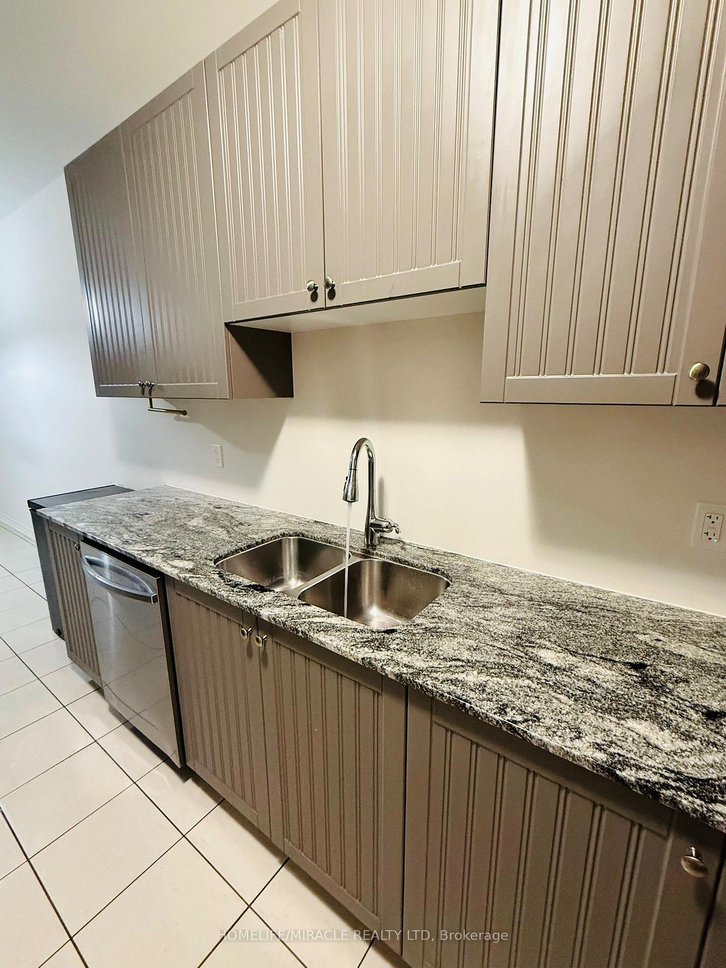 Photo 6 of 112 Baker Street N, Thorold, Thorold Downtown — HOMEH