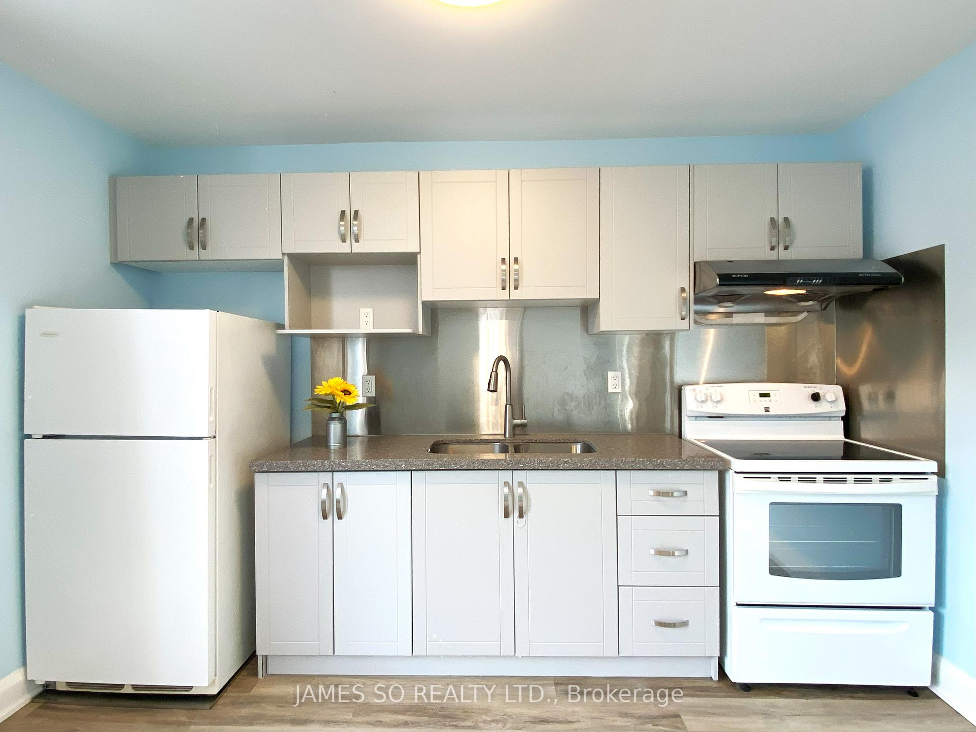 Photo 4 of Unit 2nd Floor, 293 Broadview Avenue, Toronto, South Riverdale — HOMEH