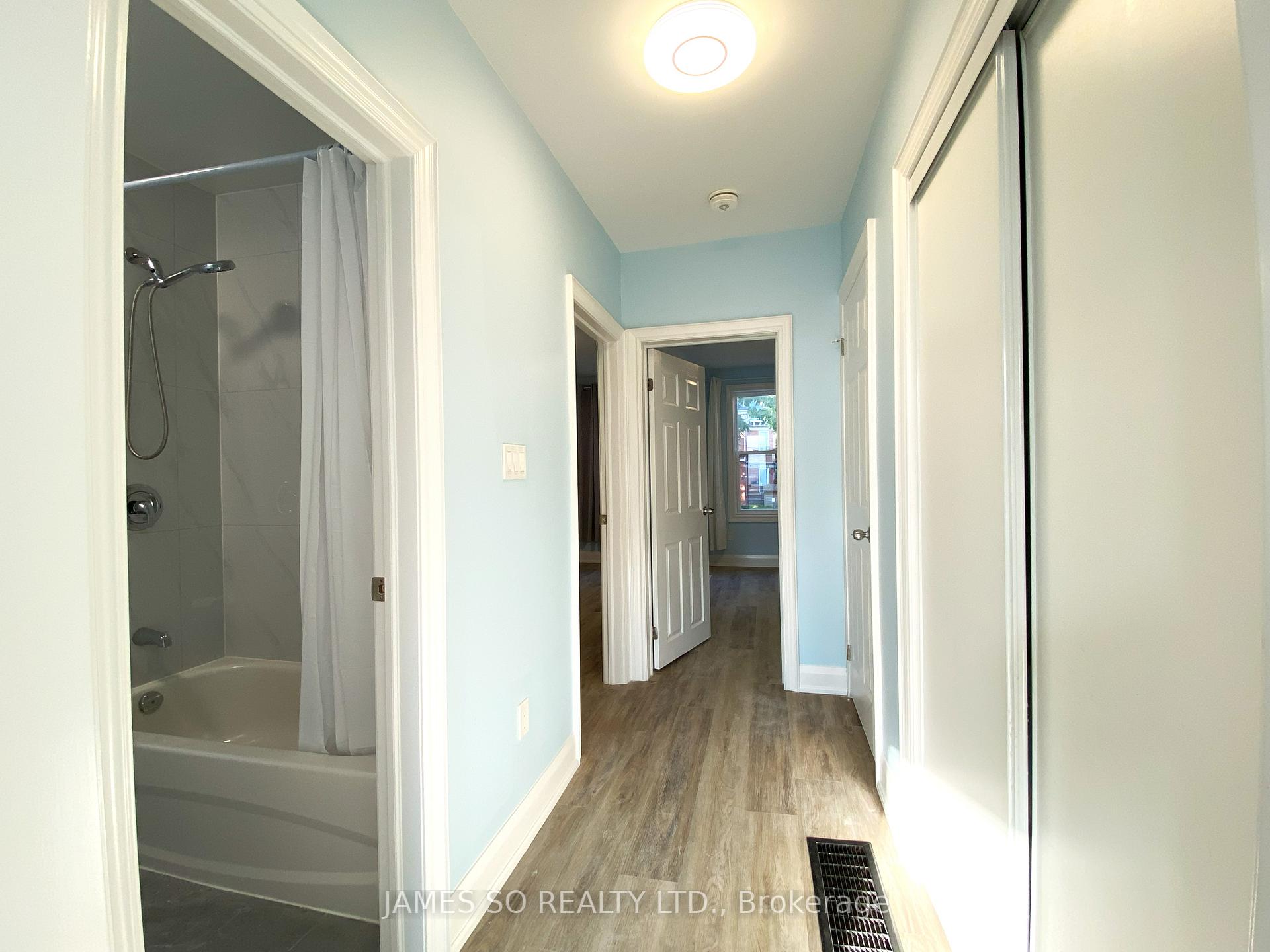 Photo 5 of Unit 2nd Floor, 293 Broadview Avenue, Toronto, South Riverdale — HOMEH