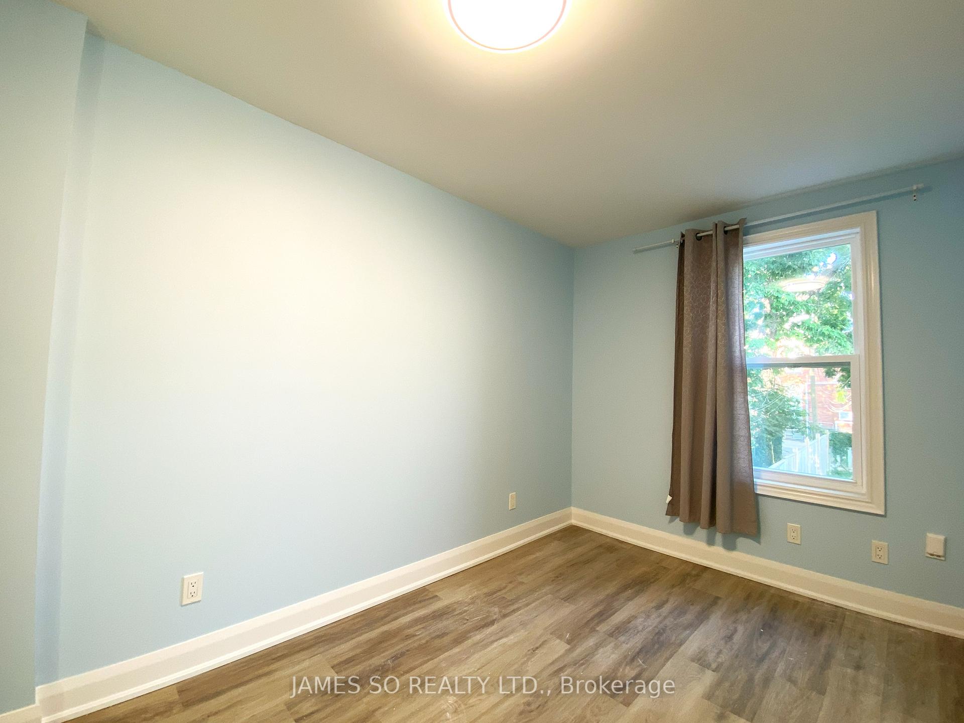 Photo 10 of Unit 2nd Floor, 293 Broadview Avenue, Toronto, South Riverdale — HOMEH