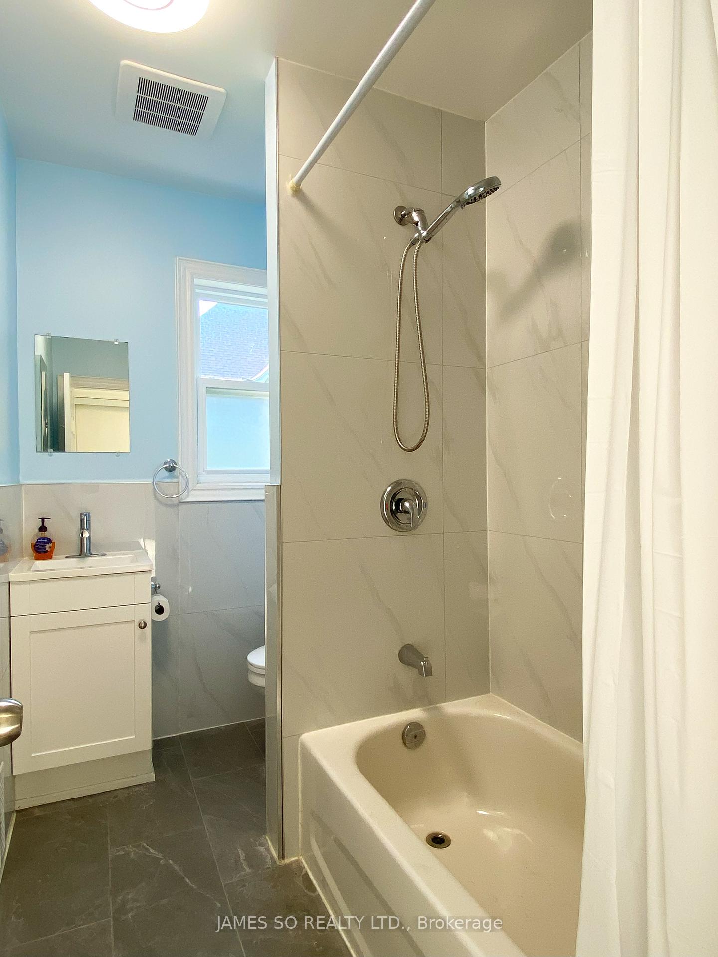 Photo 12 of Unit 2nd Floor, 293 Broadview Avenue, Toronto, South Riverdale — HOMEH