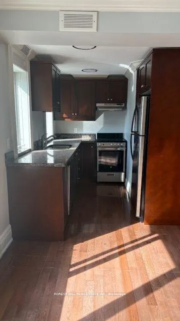 Photo 5 of Unit 4, 216 Heath Street, Toronto, Forest Hill South — HOMEH