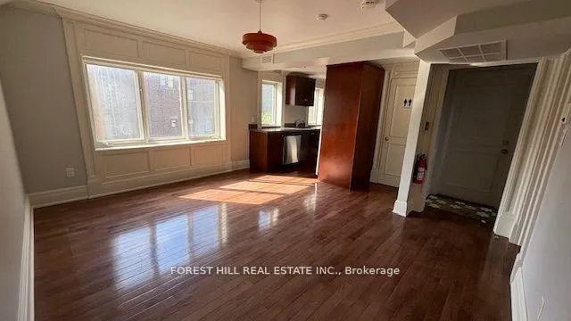 Photo 6 of Unit 4, 216 Heath Street, Toronto, Forest Hill South — HOMEH