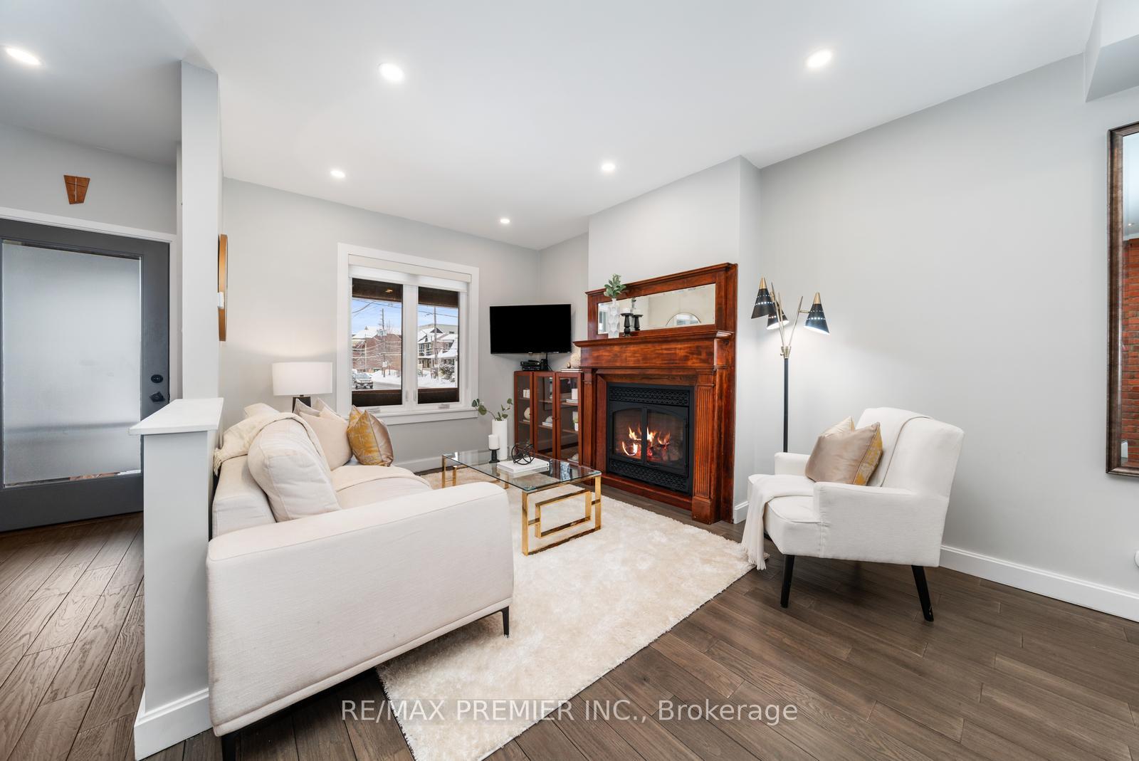 Front of 891 Palmerston Avenue