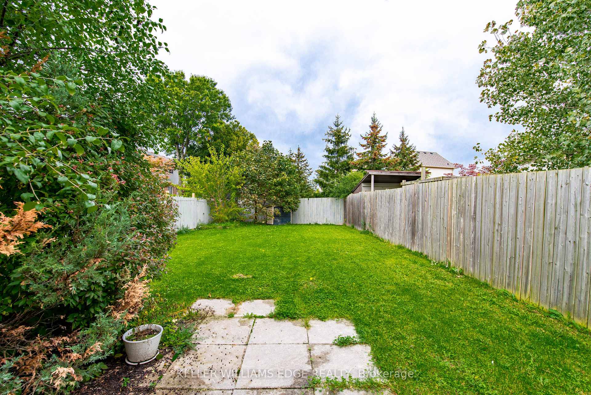 Photo 3 of Unit Room 1, 119 Summers Drive, Thorold, Confederation Heights — HOMEH