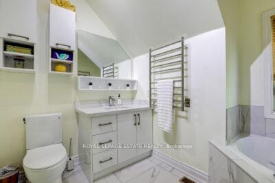 Photo 16 of 23 Hodge Lane, Toronto, East End-Danforth — HOMEH
