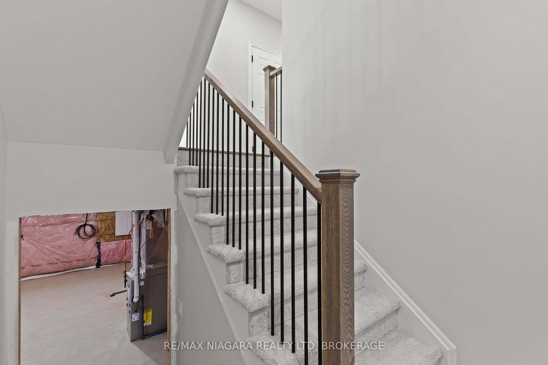 Photo 20 of 136 Hodgkins Avenue, Thorold, Allanburg/Thorold South — HOMEH